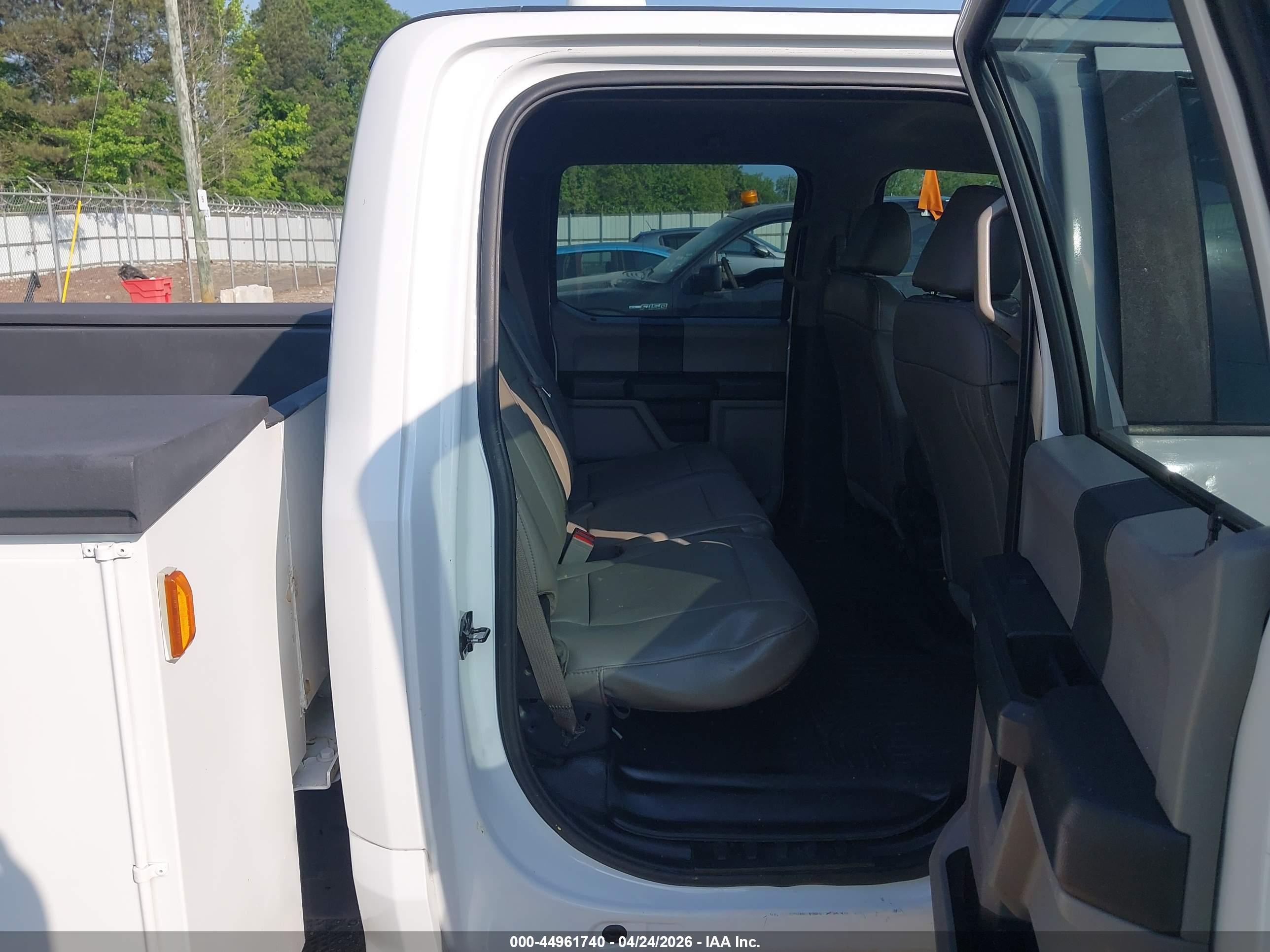 FORD F-350 image 8