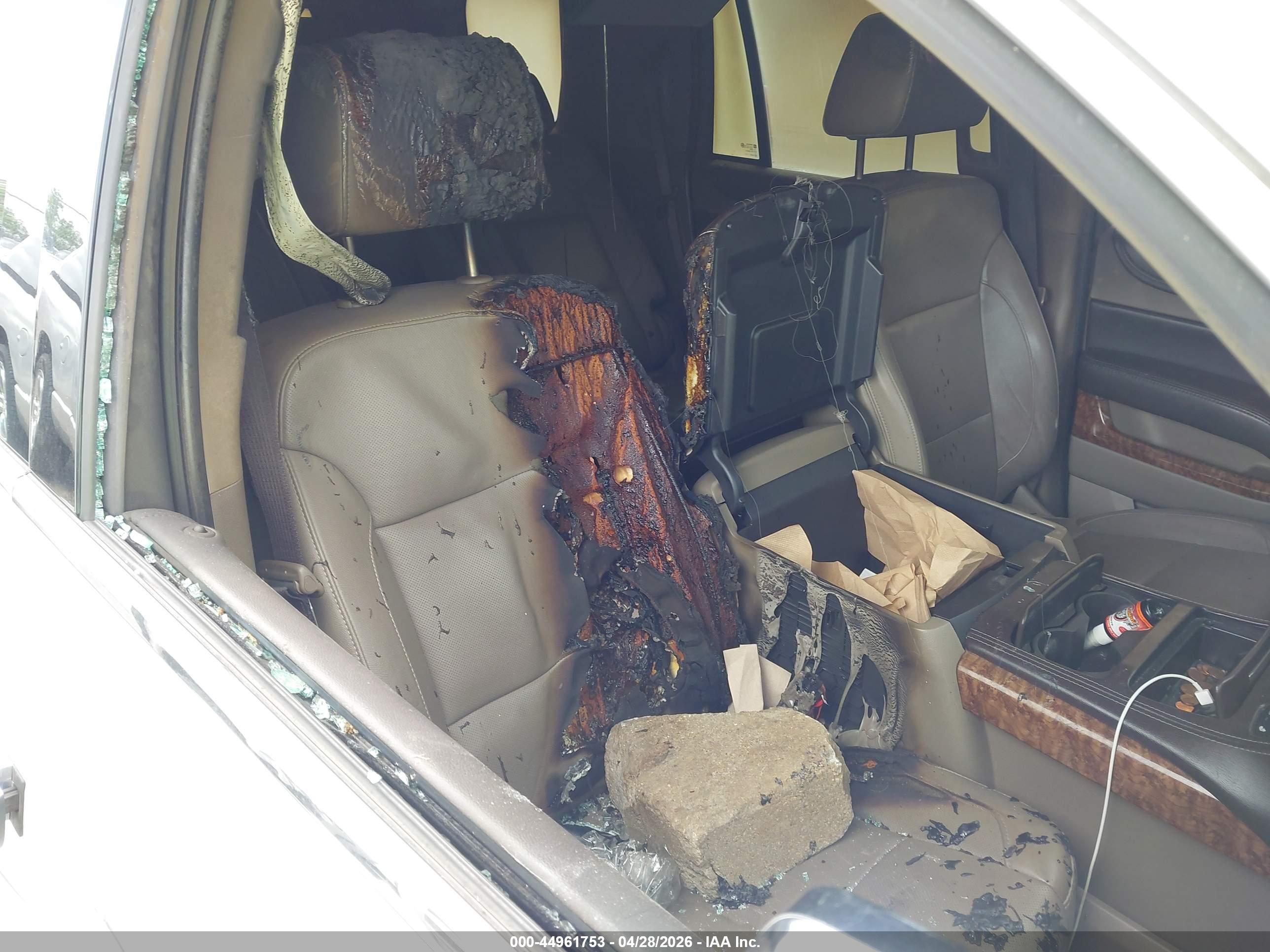 CHEVROLET TAHOE image 6
