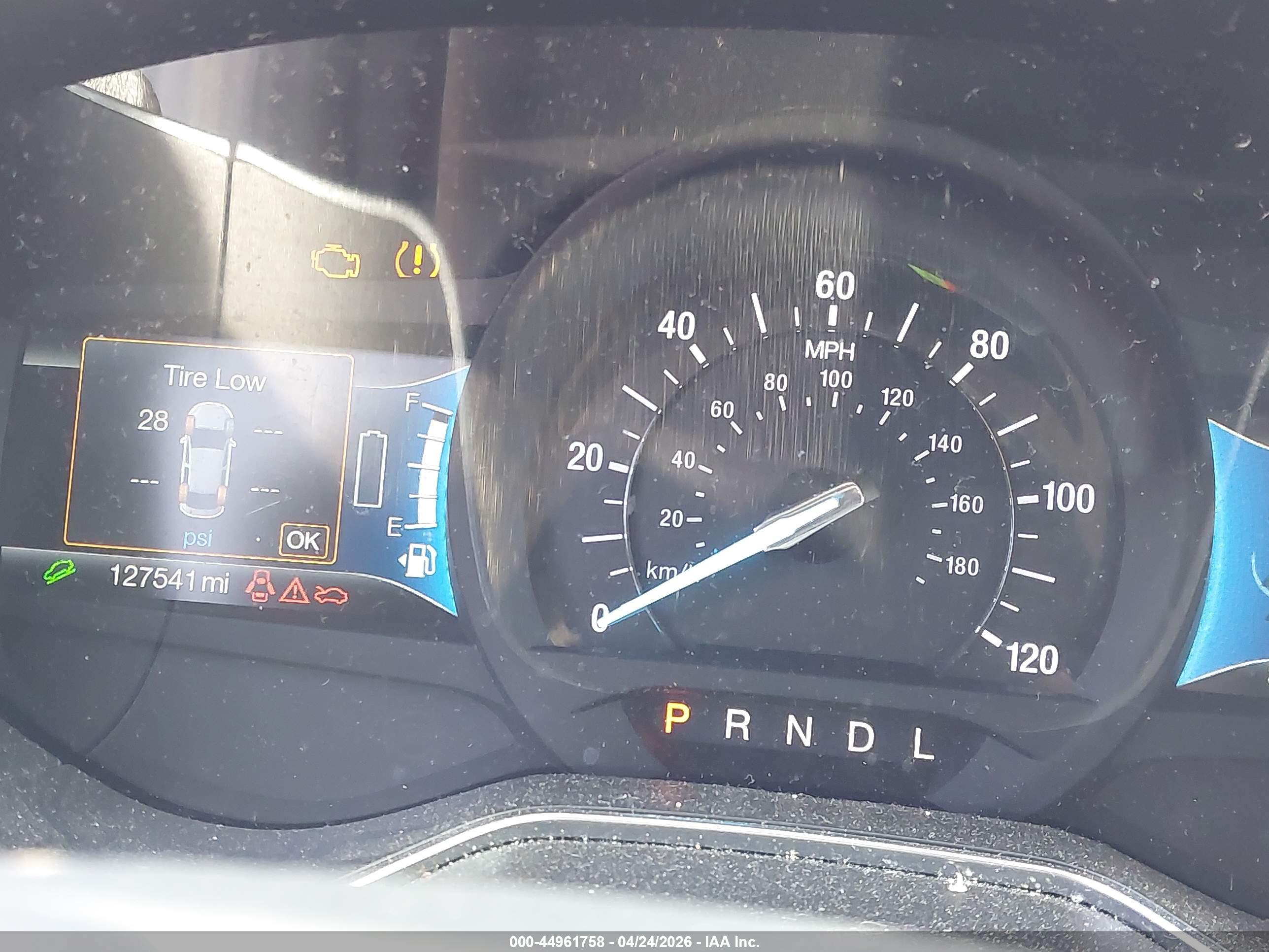 FORD FUSION image 7