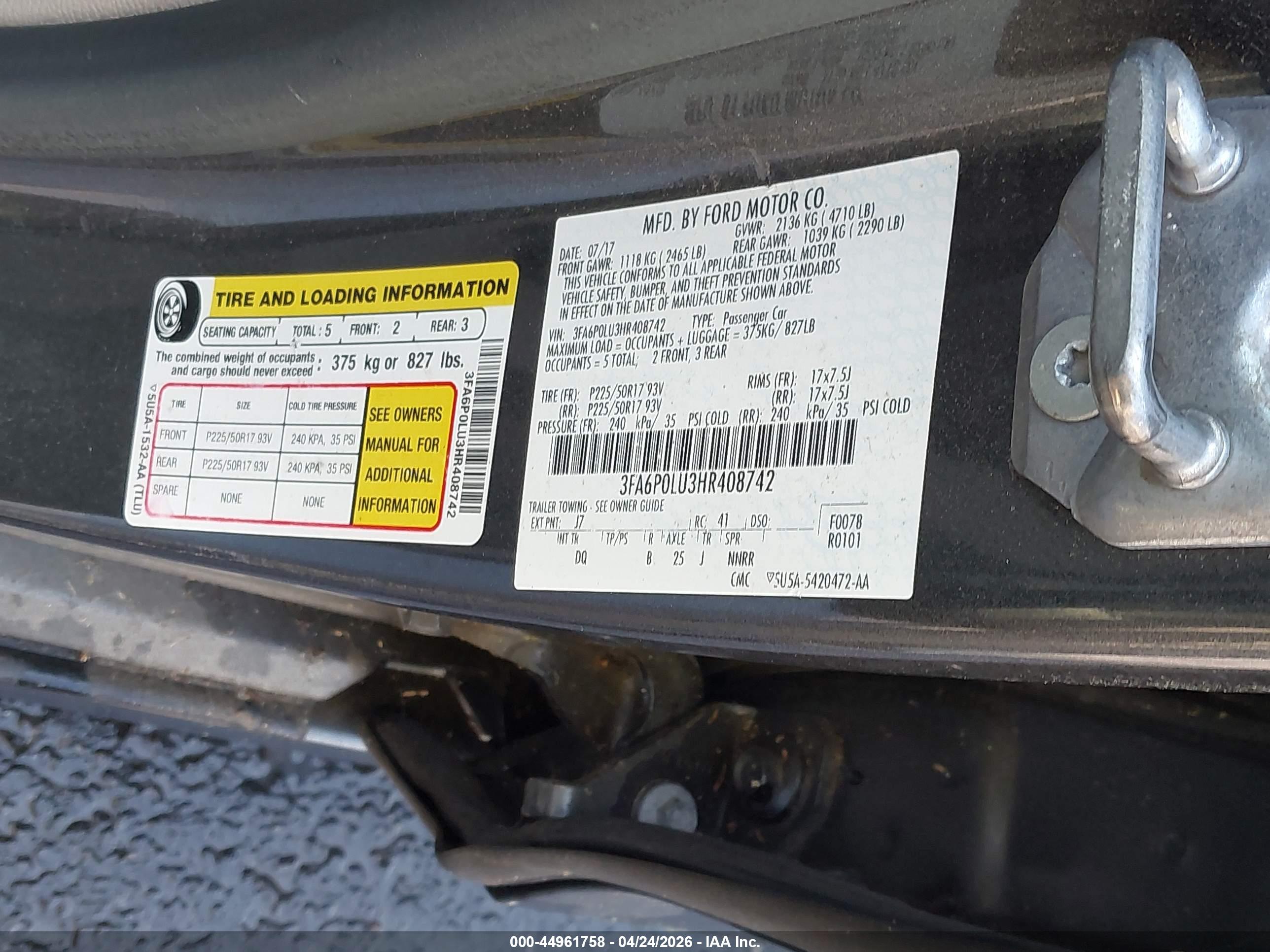 FORD FUSION image 9