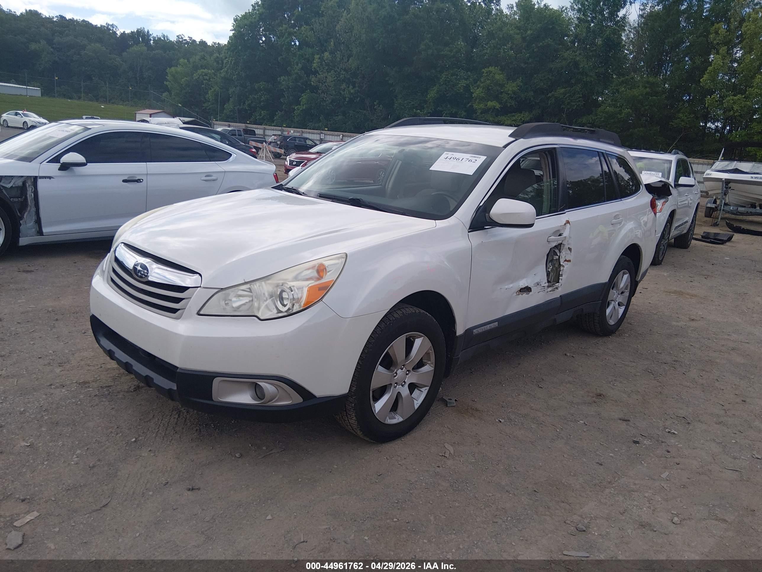 SUBARU OUTBACK image 2