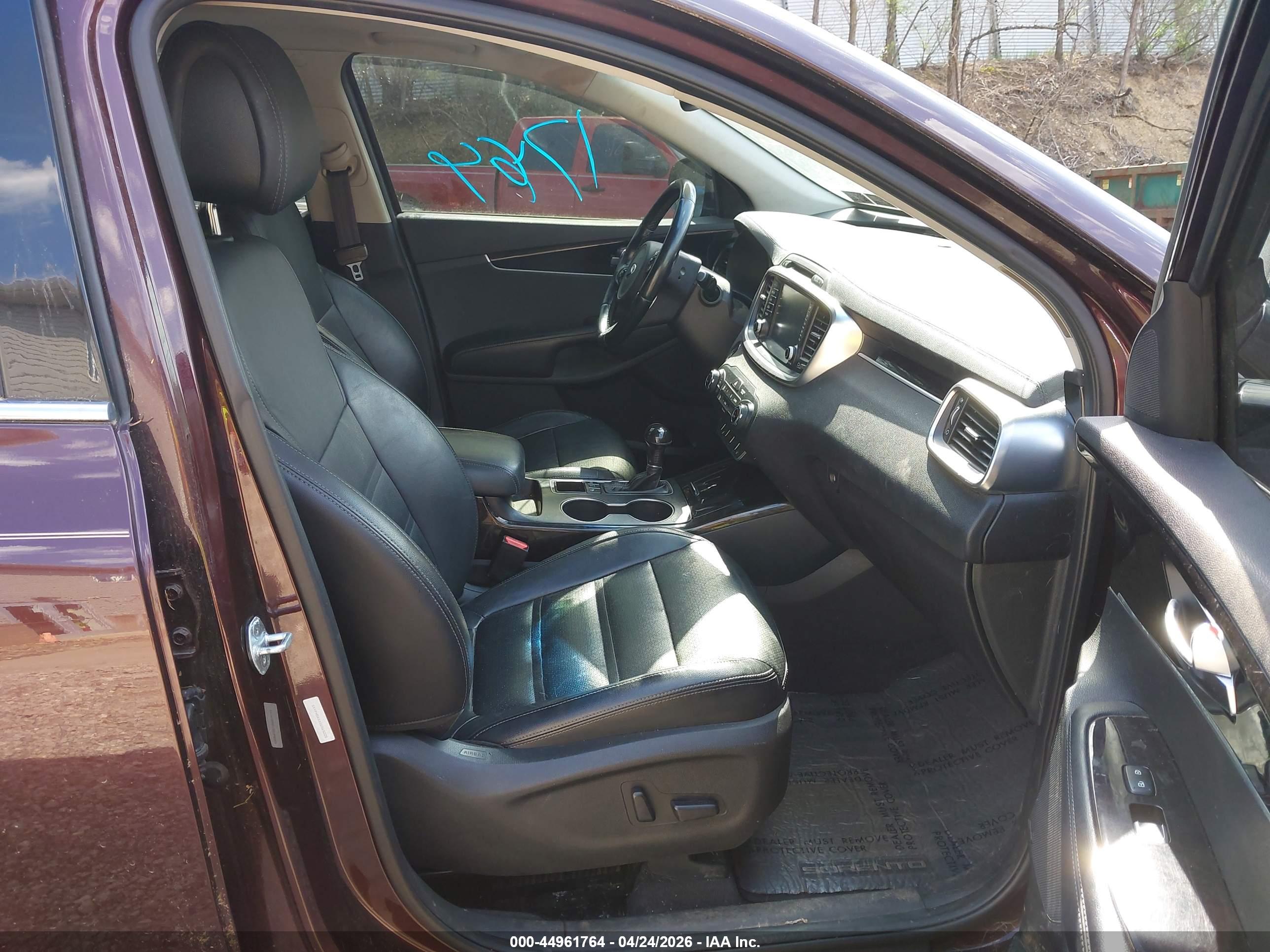 KIA SORENTO image 5