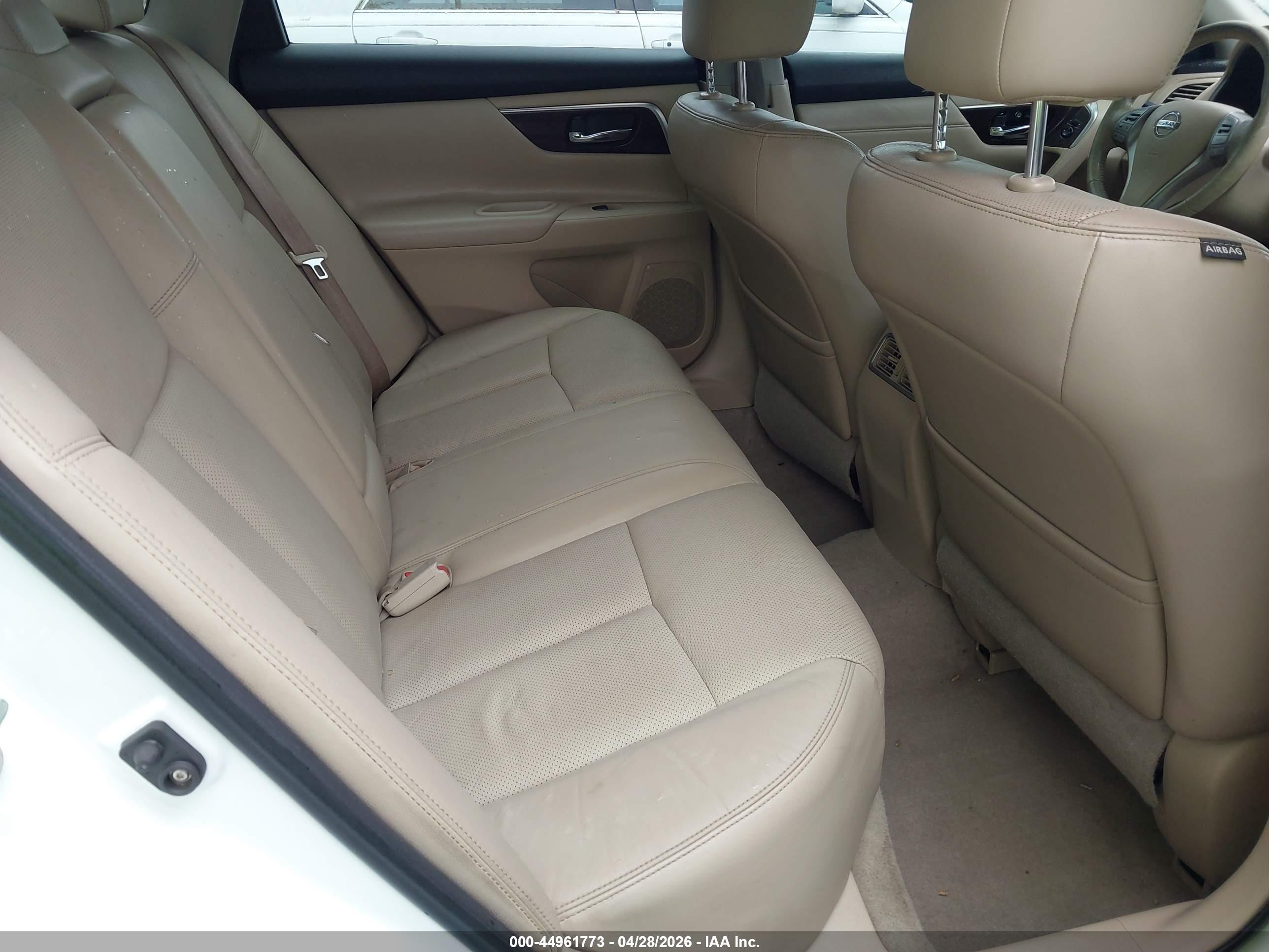 NISSAN ALTIMA image 8