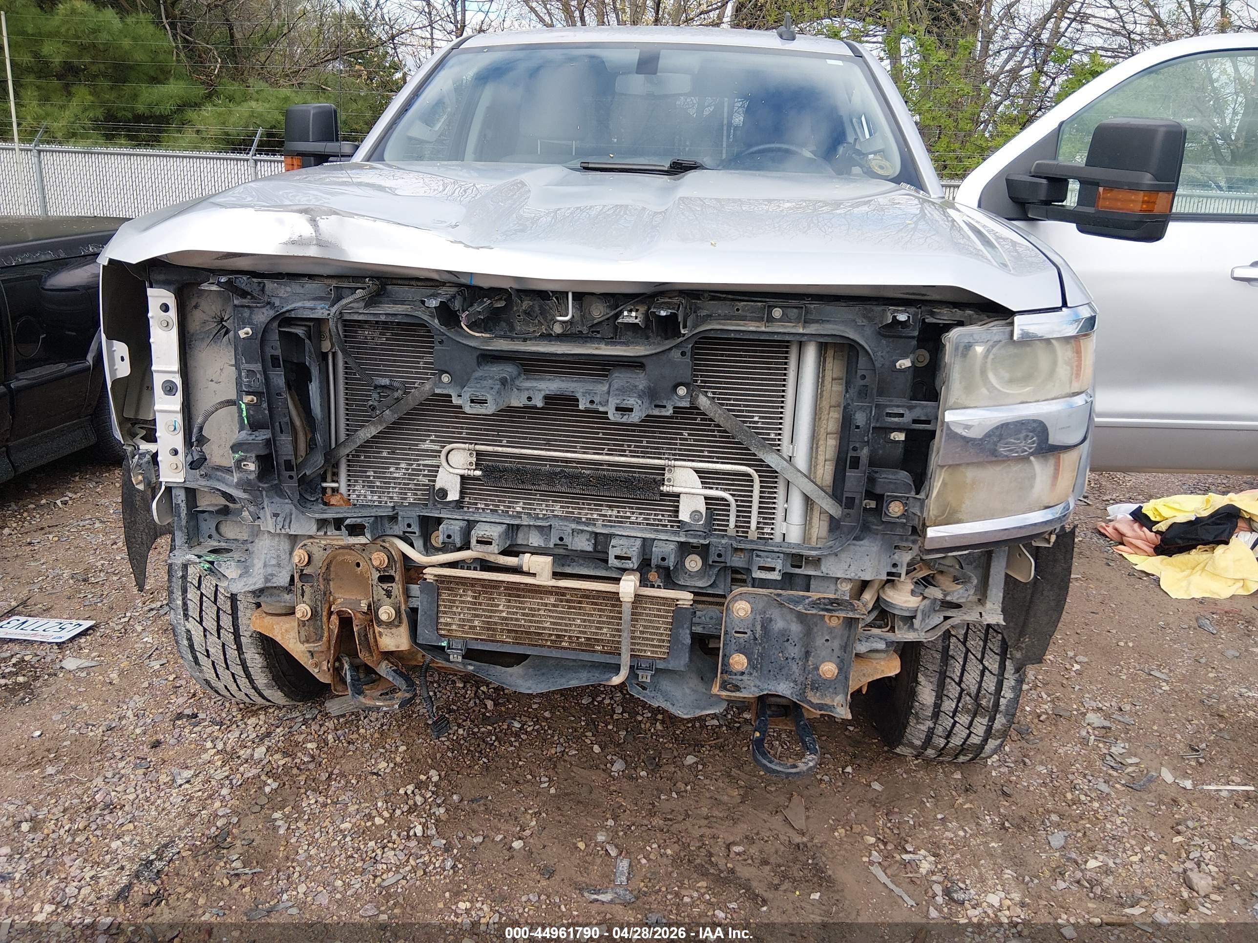 CHEVROLET SILVERADO image 6
