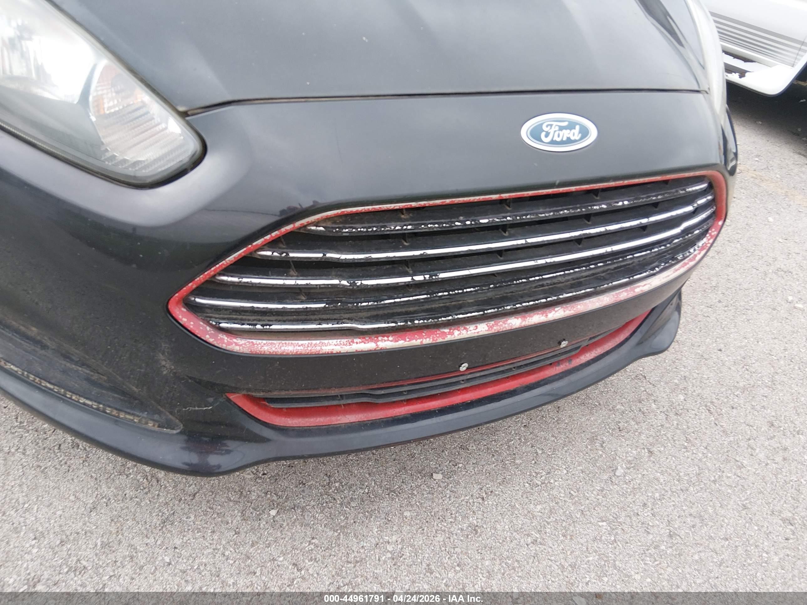 FORD FIESTA image 6