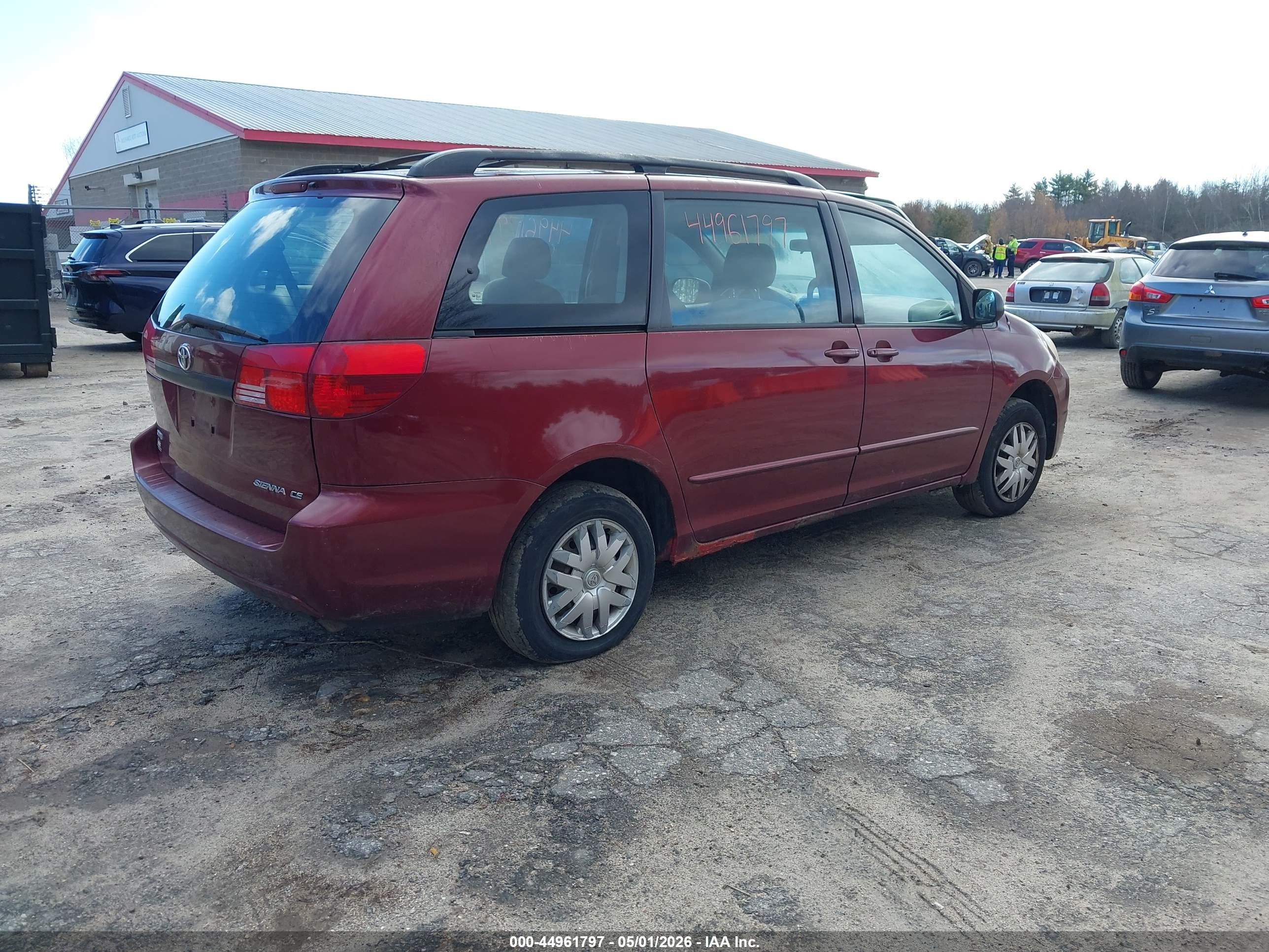 TOYOTA SIENNA image 4