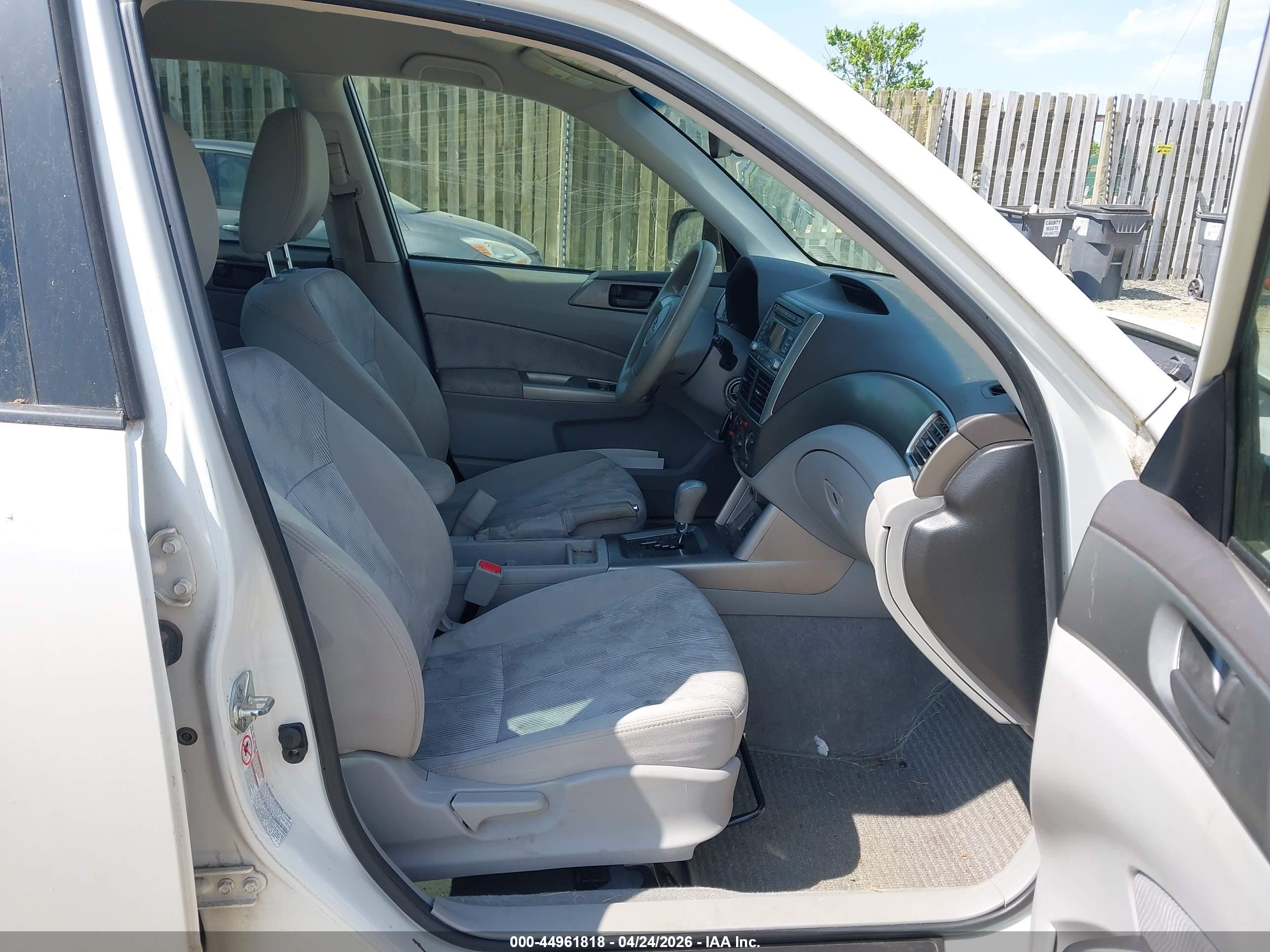 SUBARU FORESTER image 5