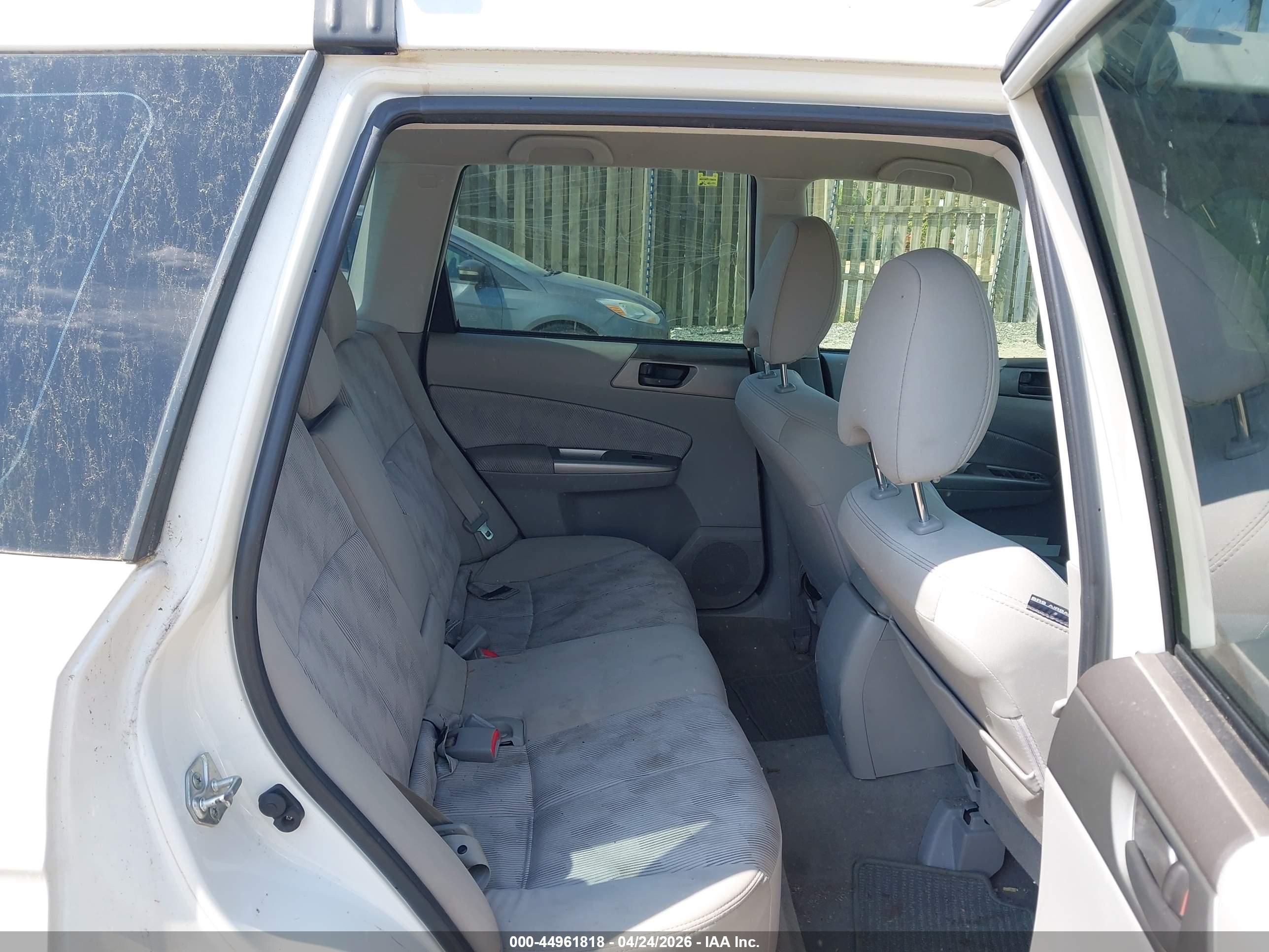 SUBARU FORESTER image 8