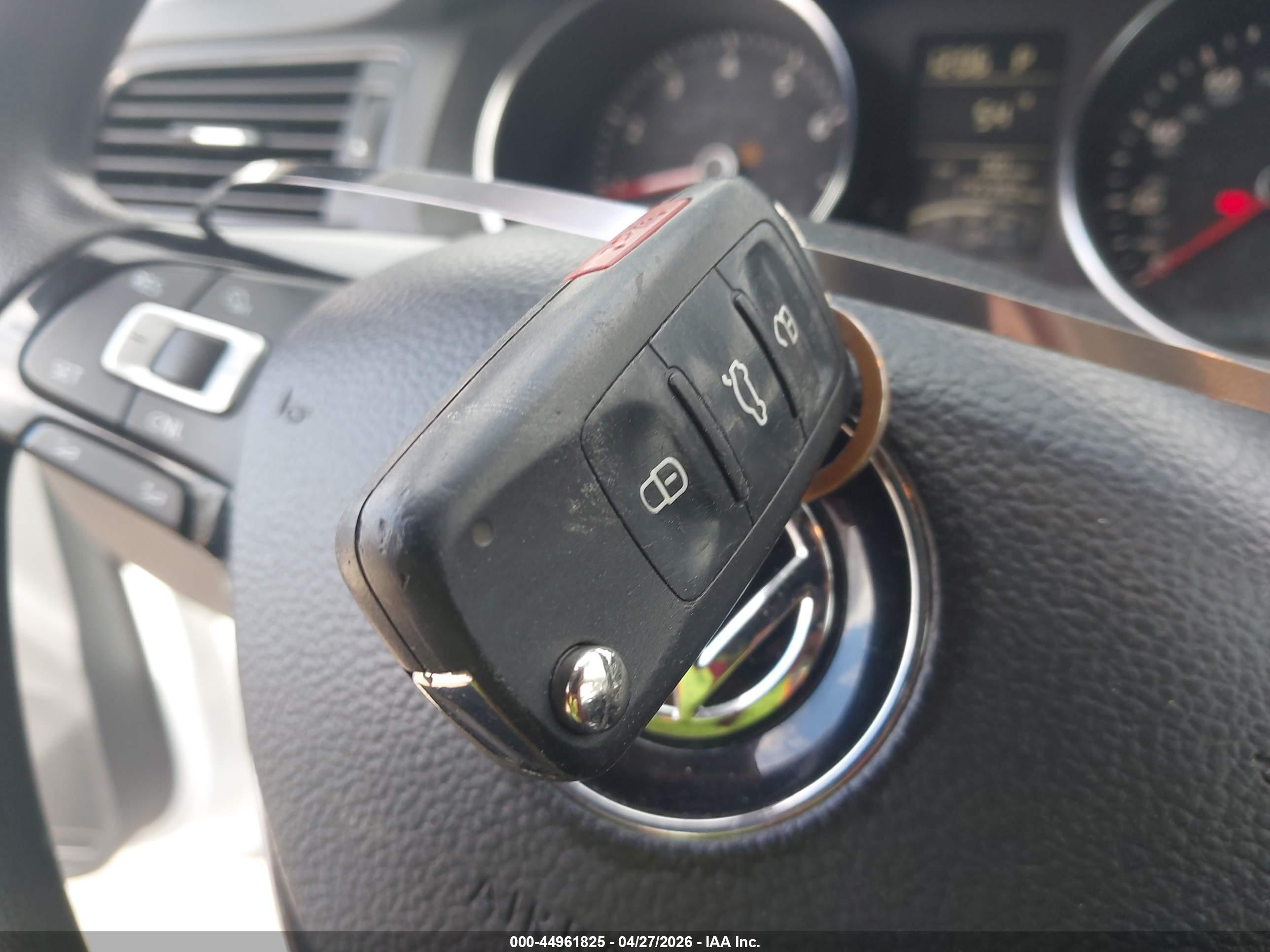 VOLKSWAGEN JETTA image 11
