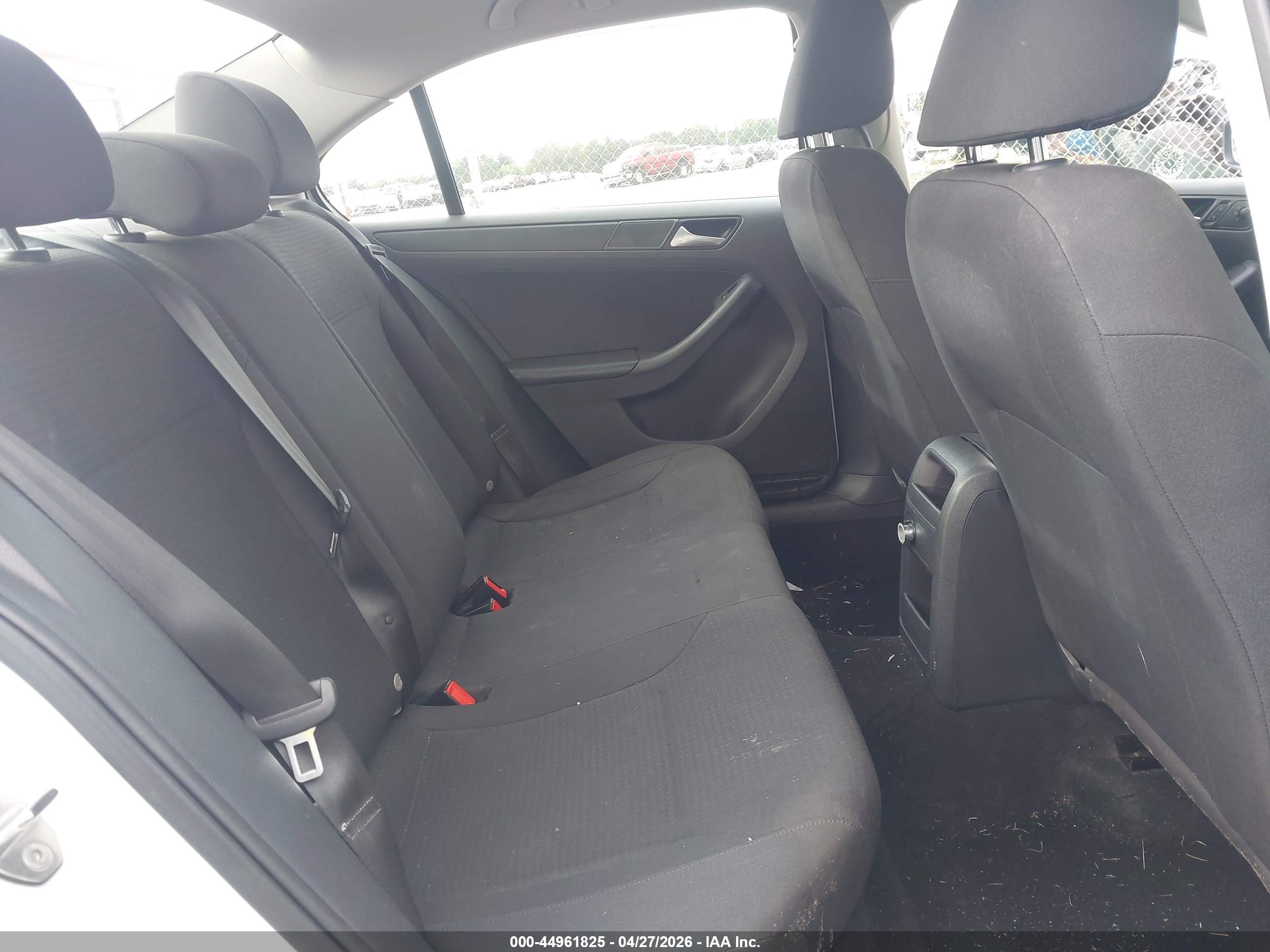 VOLKSWAGEN JETTA image 8