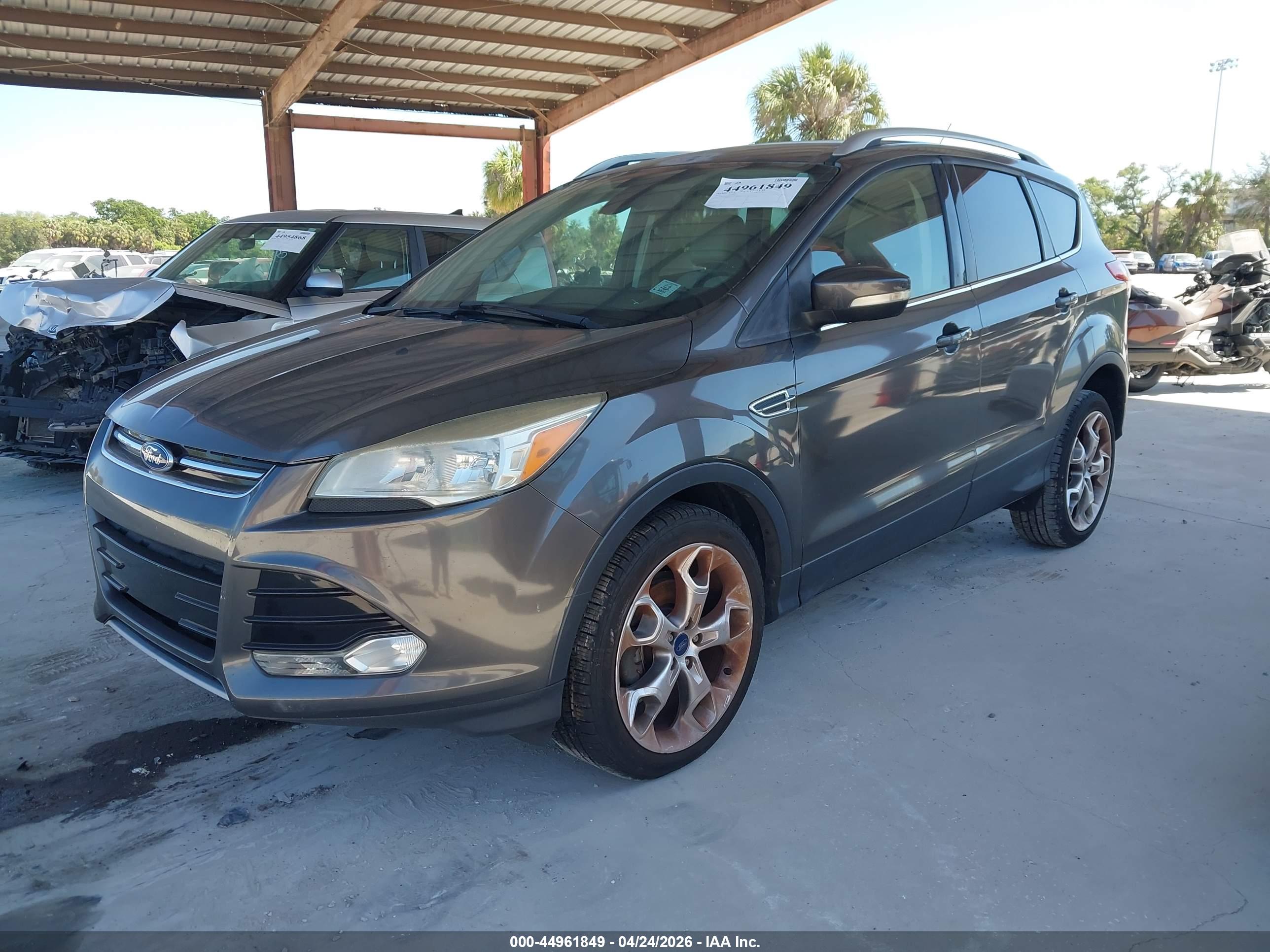 FORD ESCAPE image 2