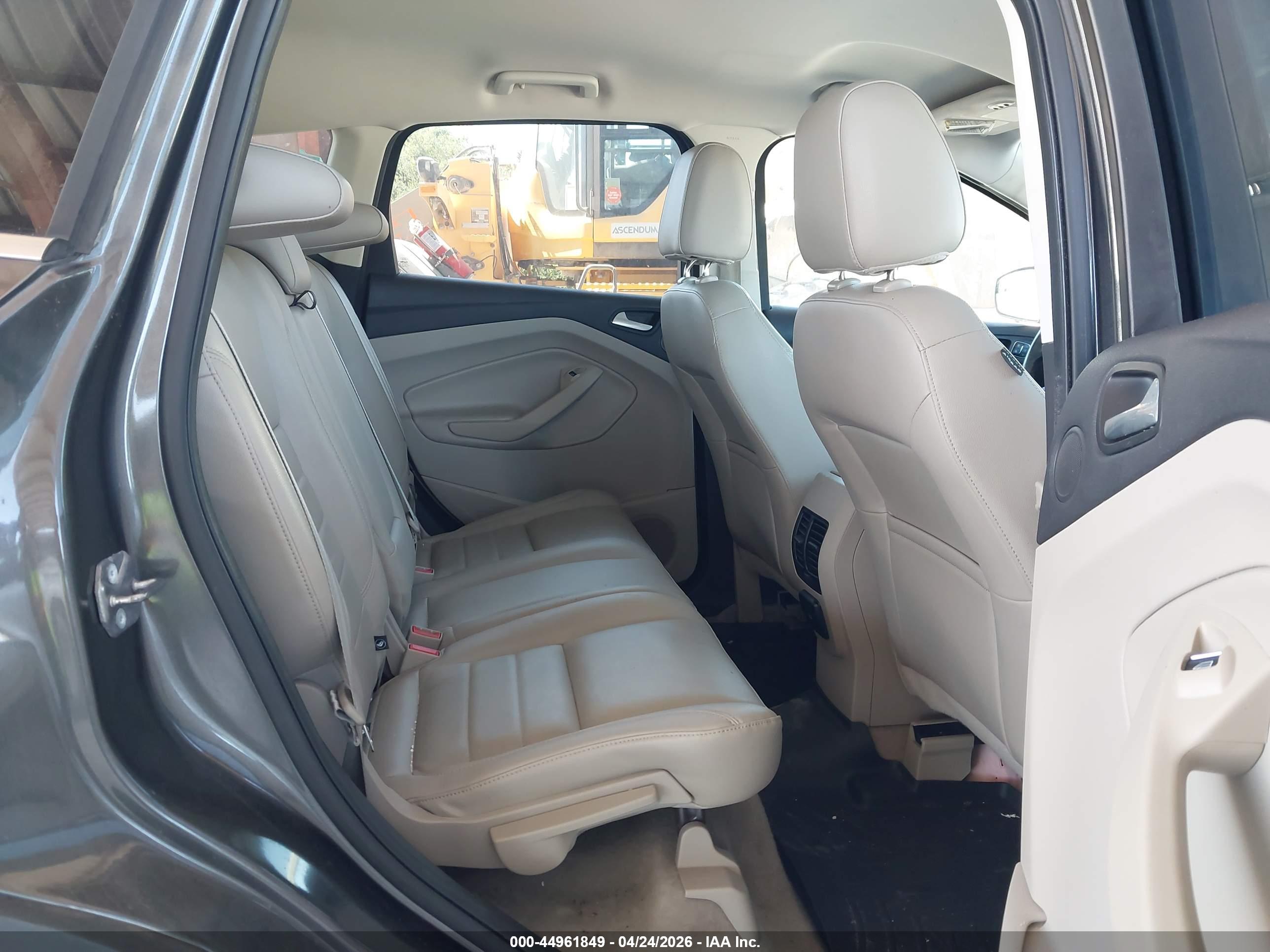 FORD ESCAPE image 8