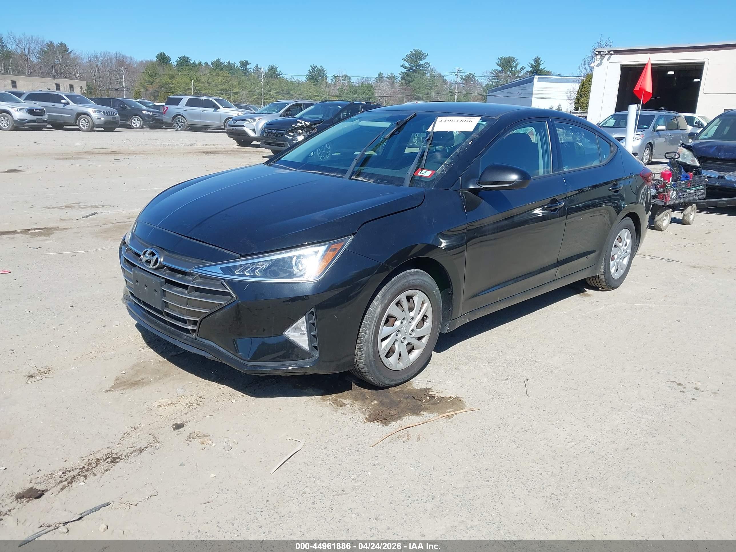 HYUNDAI ELANTRA image 2