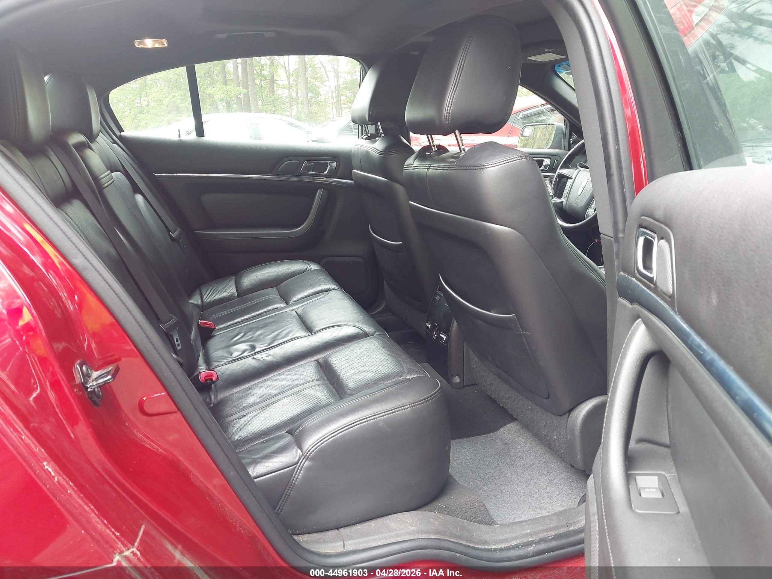 LINCOLN MKS image 8