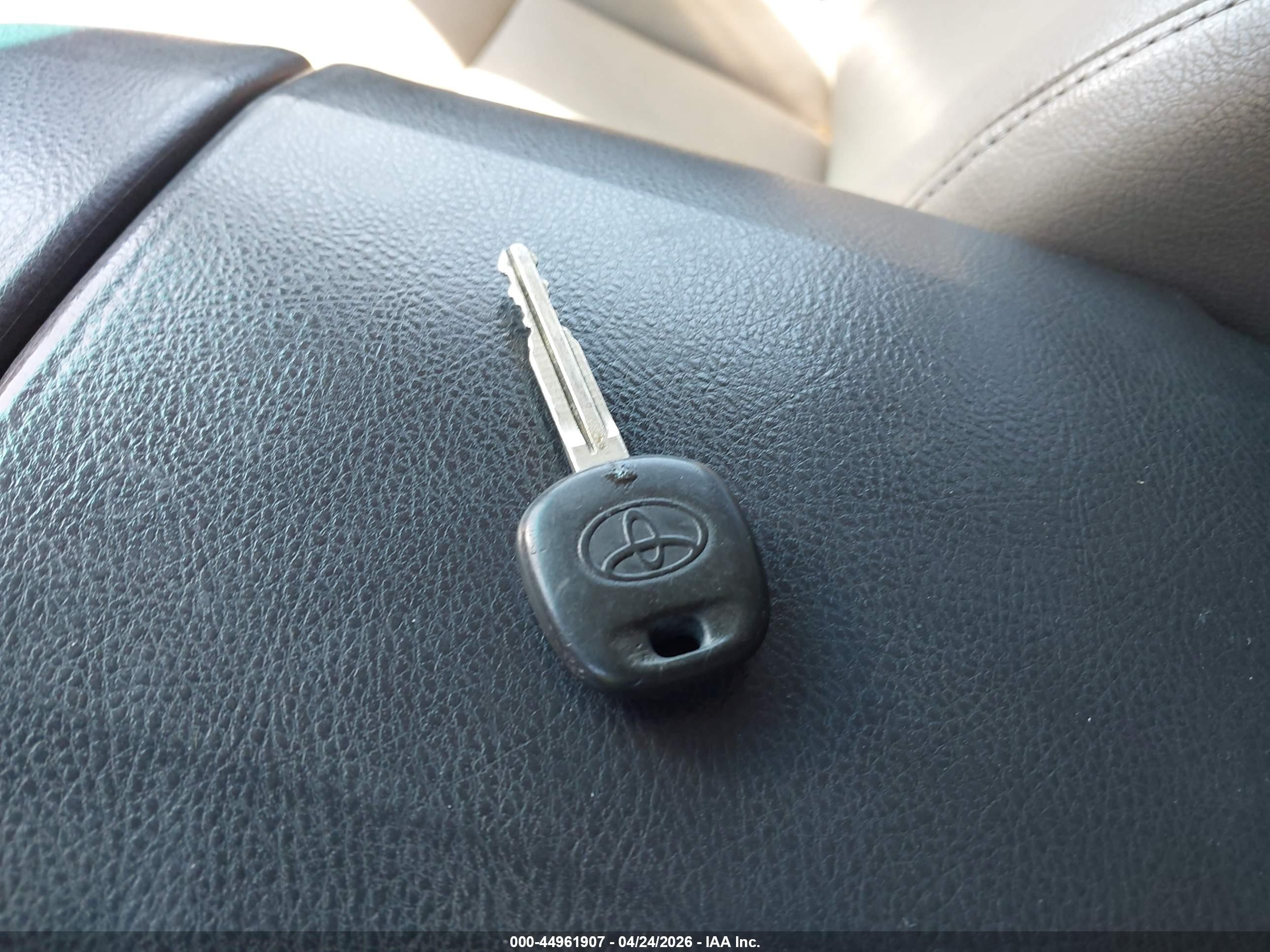 TOYOTA 4RUNNER image 11