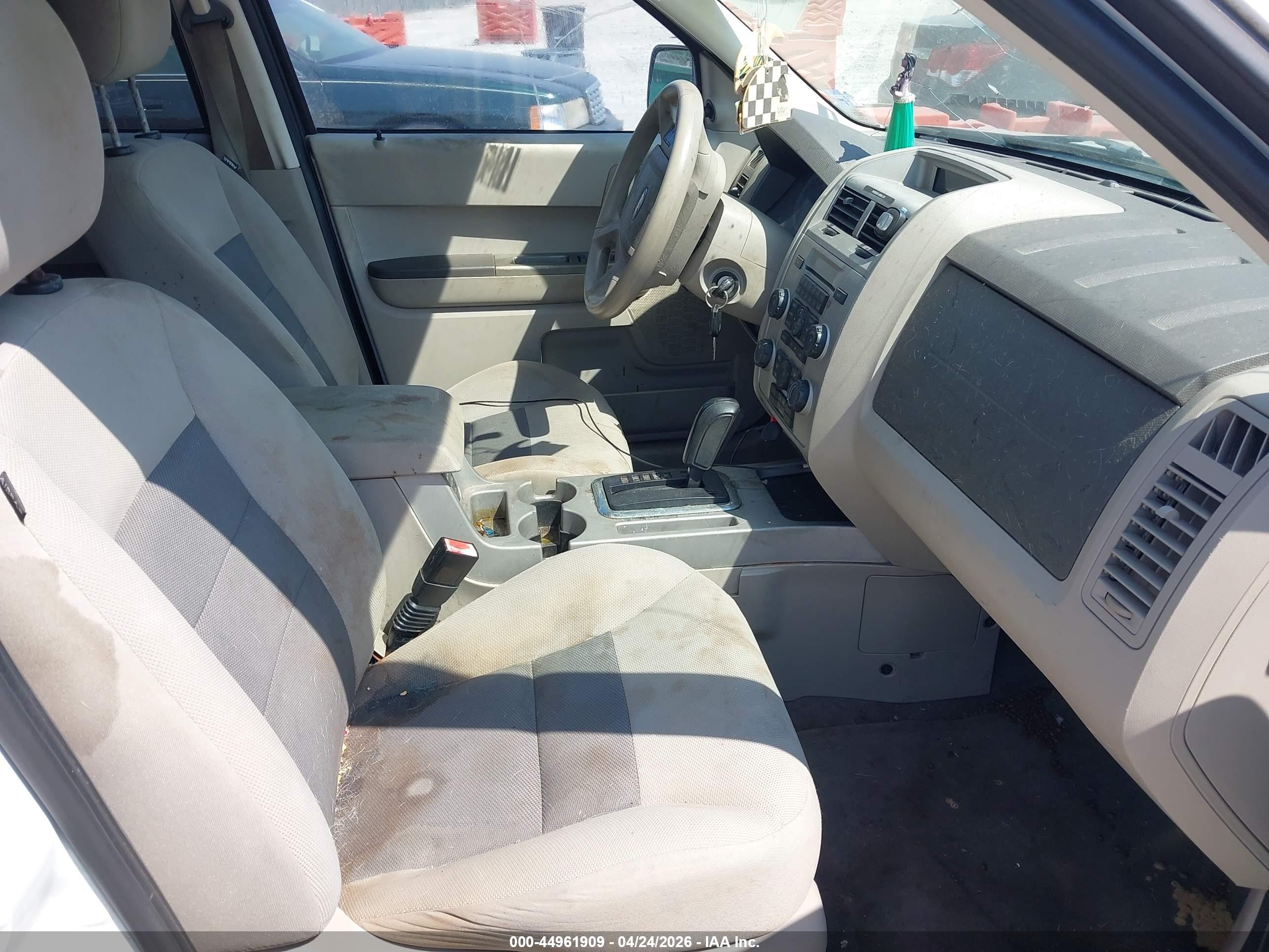 FORD ESCAPE image 5