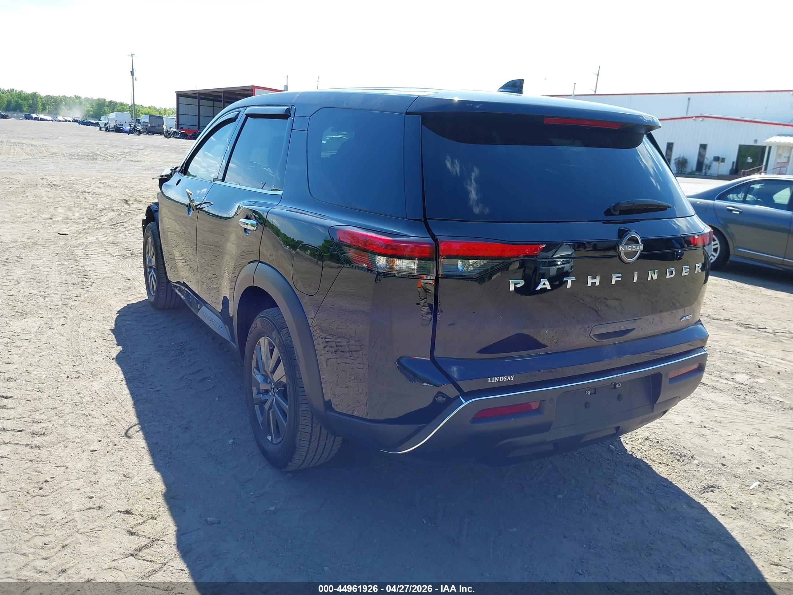 NISSAN PATHFINDER image 3