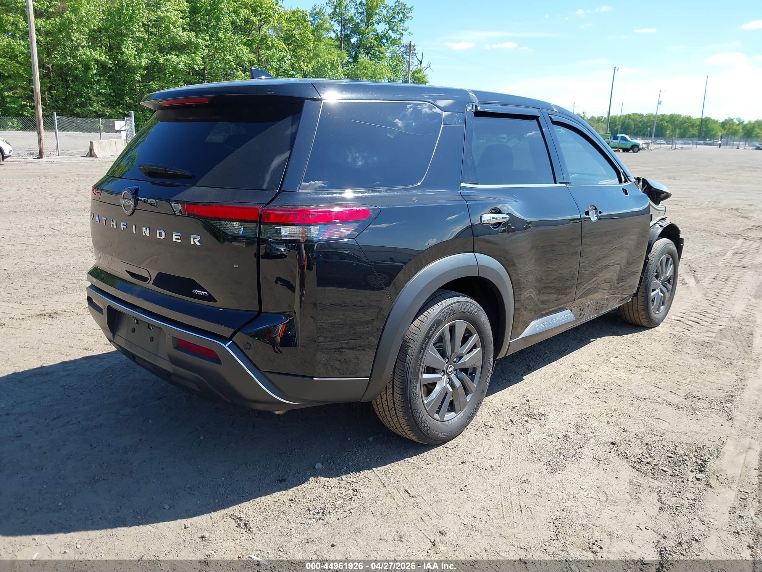 NISSAN PATHFINDER image 4