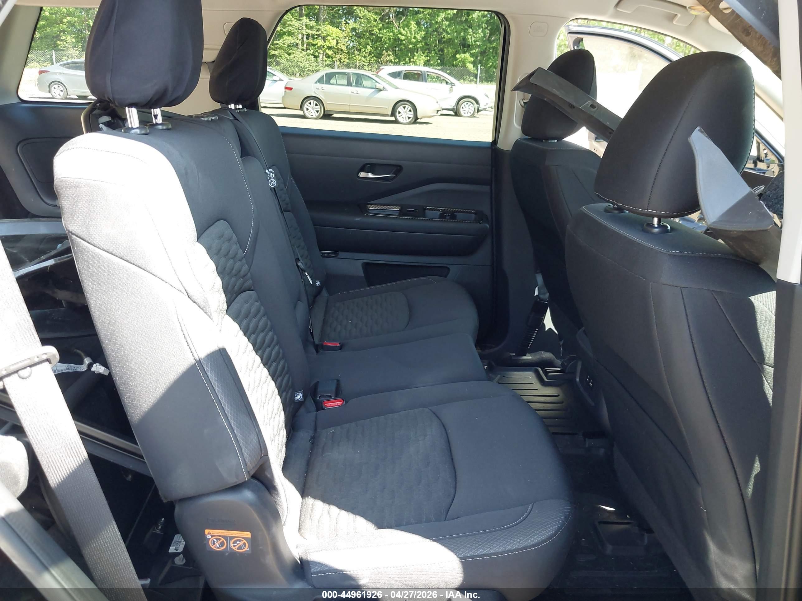 NISSAN PATHFINDER image 8
