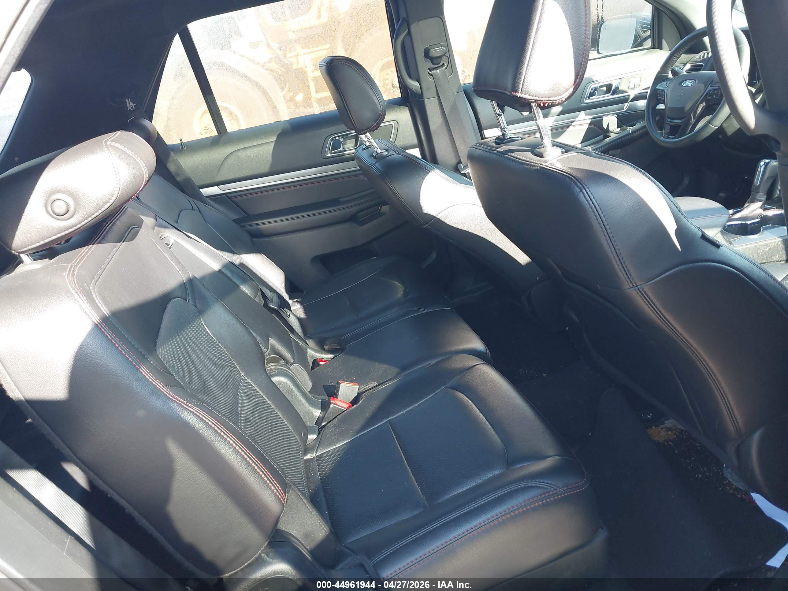FORD EXPLORER image 8