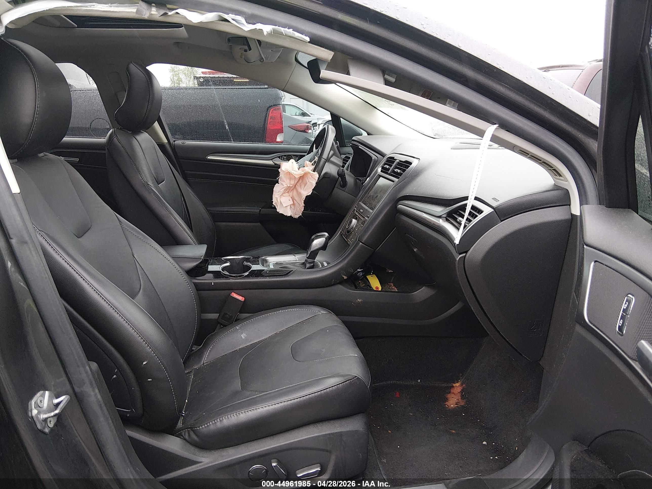 FORD FUSION image 5