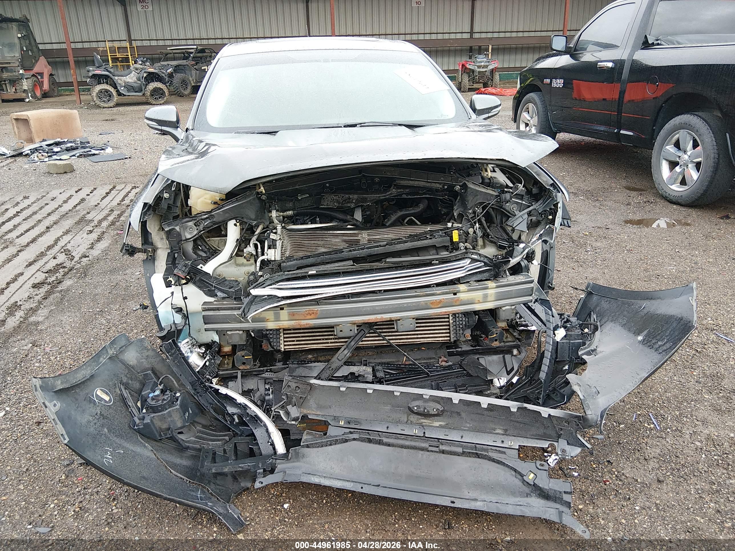 FORD FUSION image 6