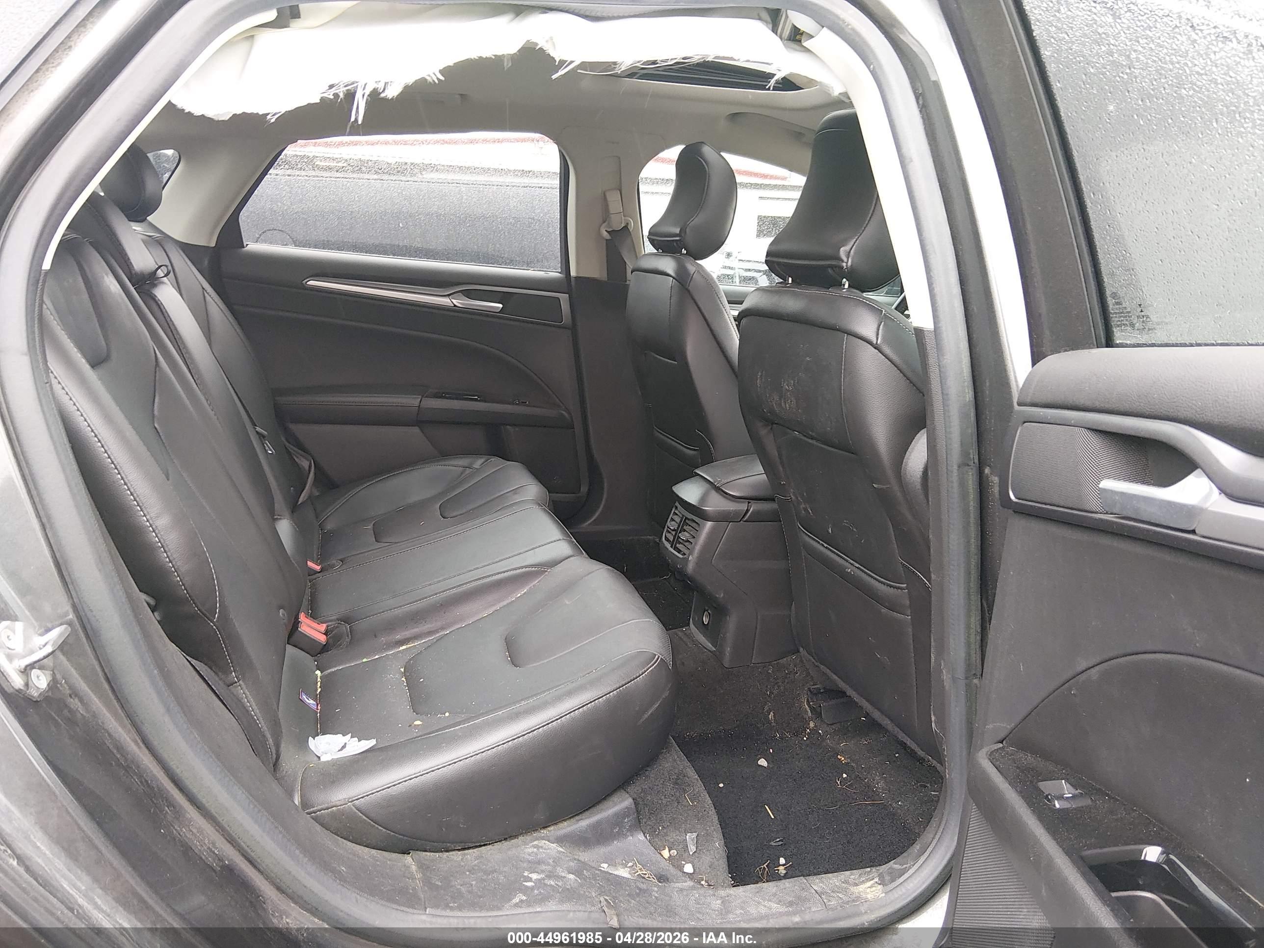 FORD FUSION image 8