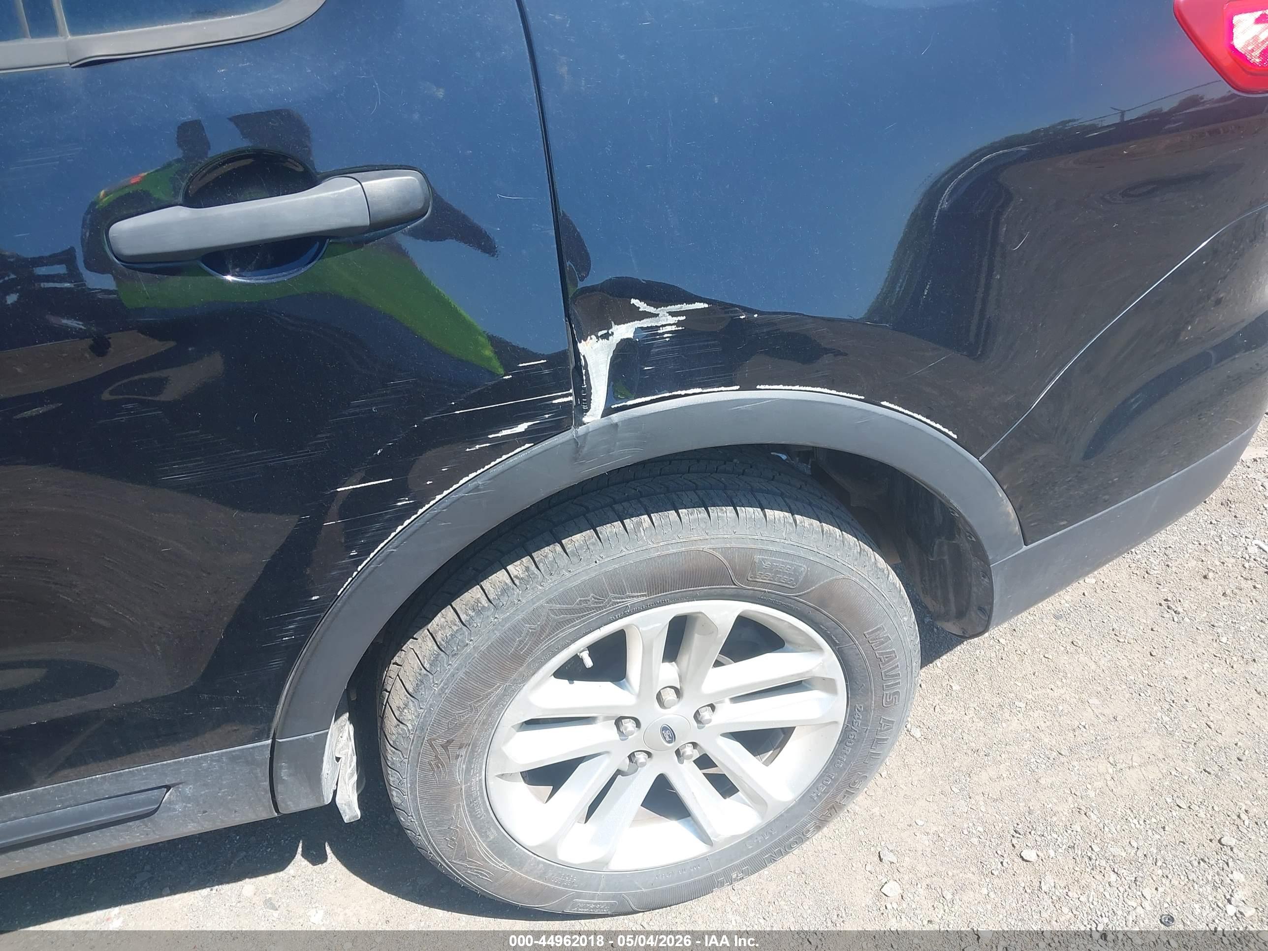 FORD EXPLORER image 6