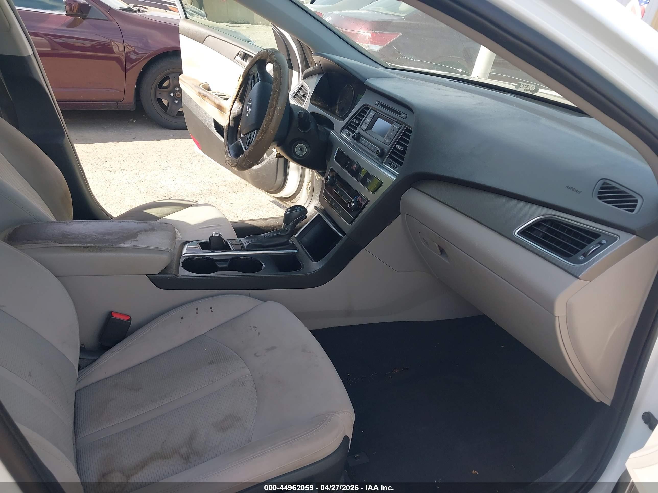 HYUNDAI SONATA image 5