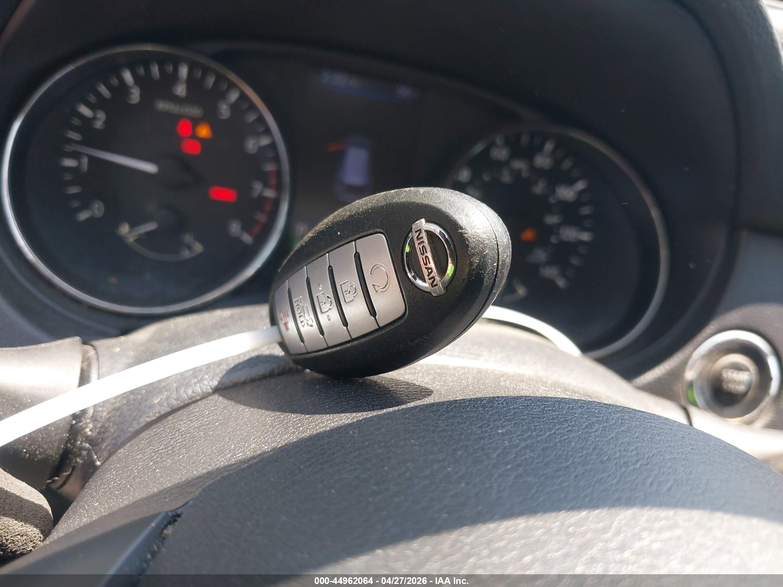 NISSAN ROGUE image 11