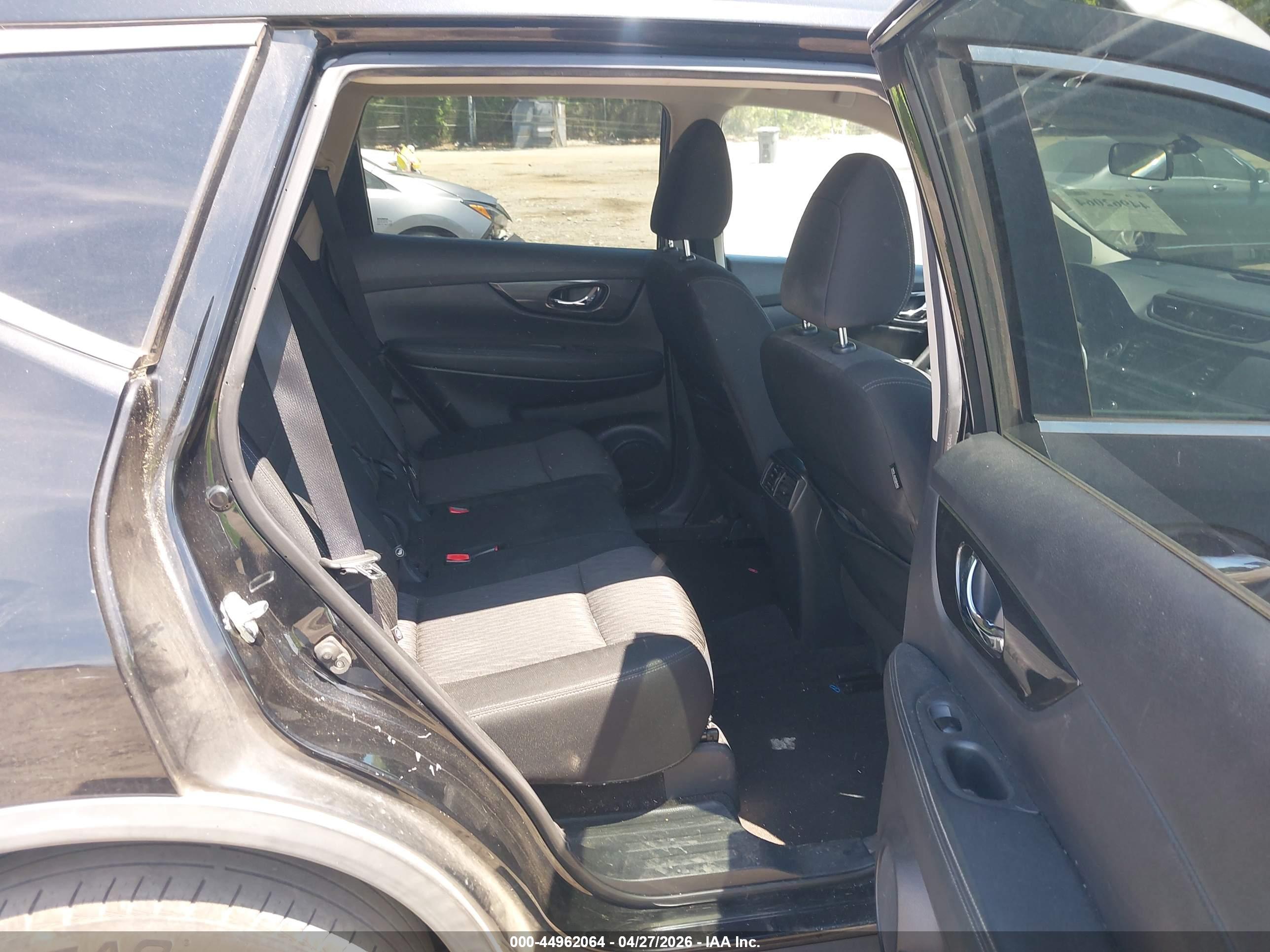 NISSAN ROGUE image 8