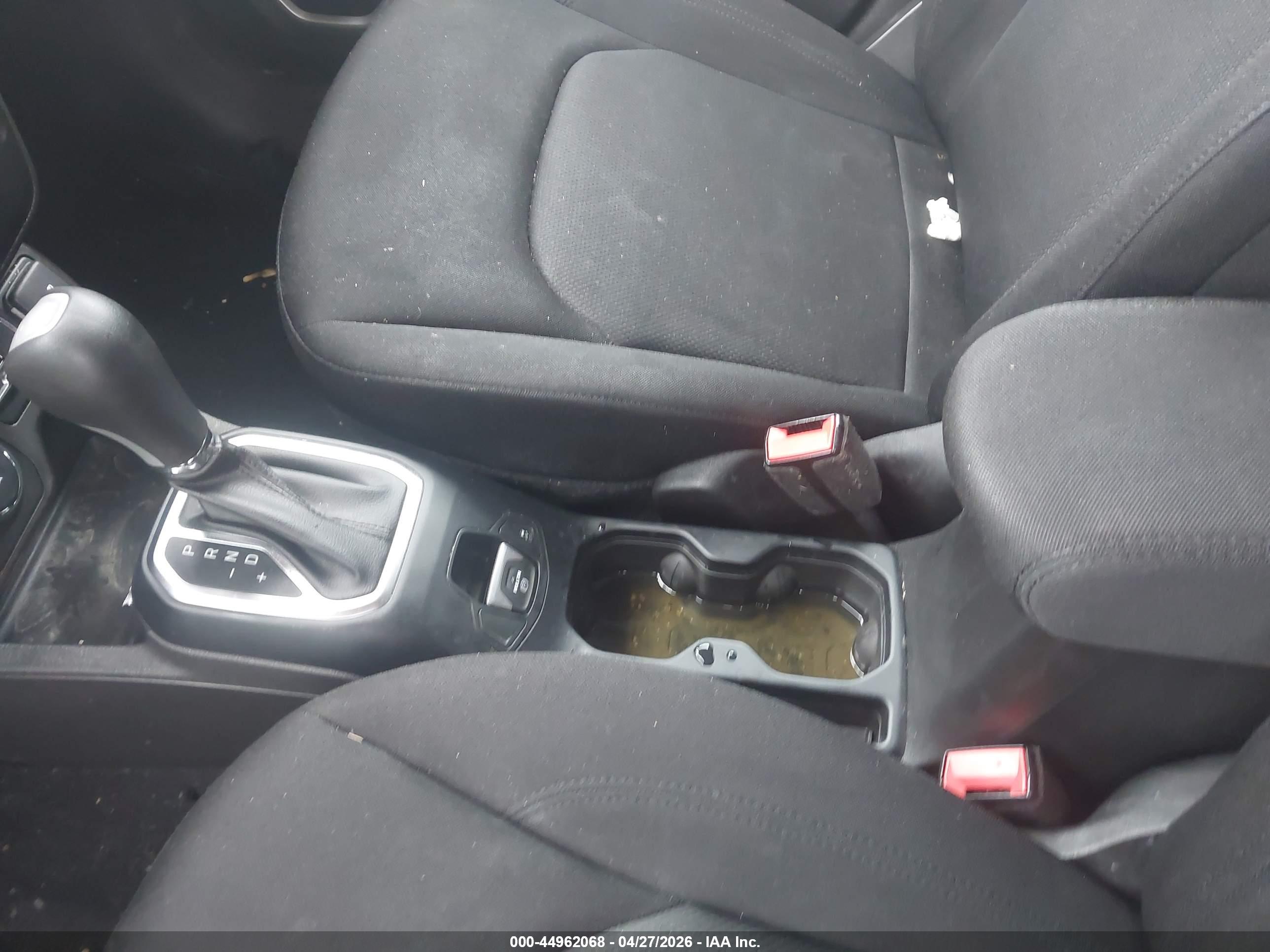 JEEP RENEGADE image 6