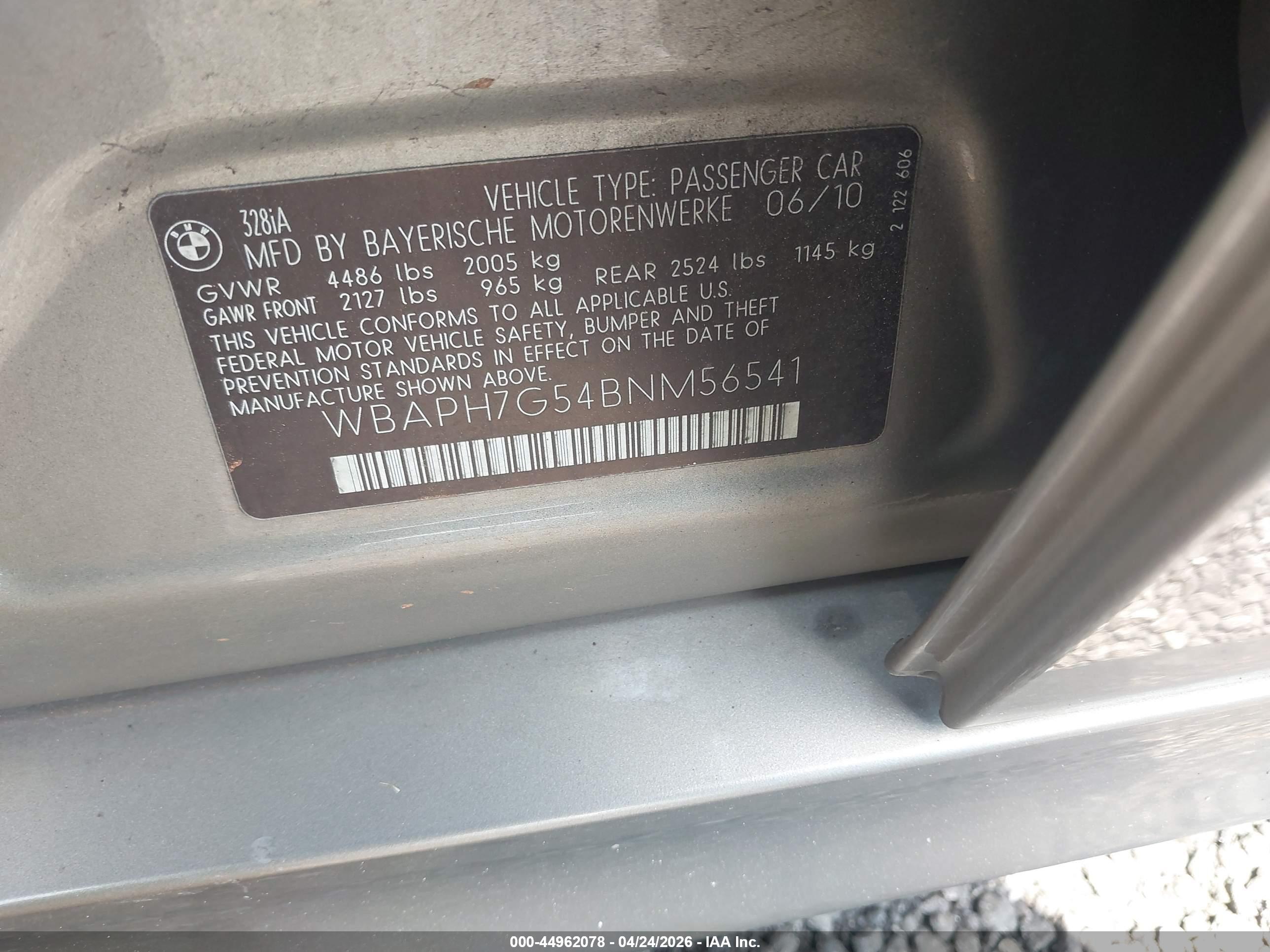 BMW 328I image 9