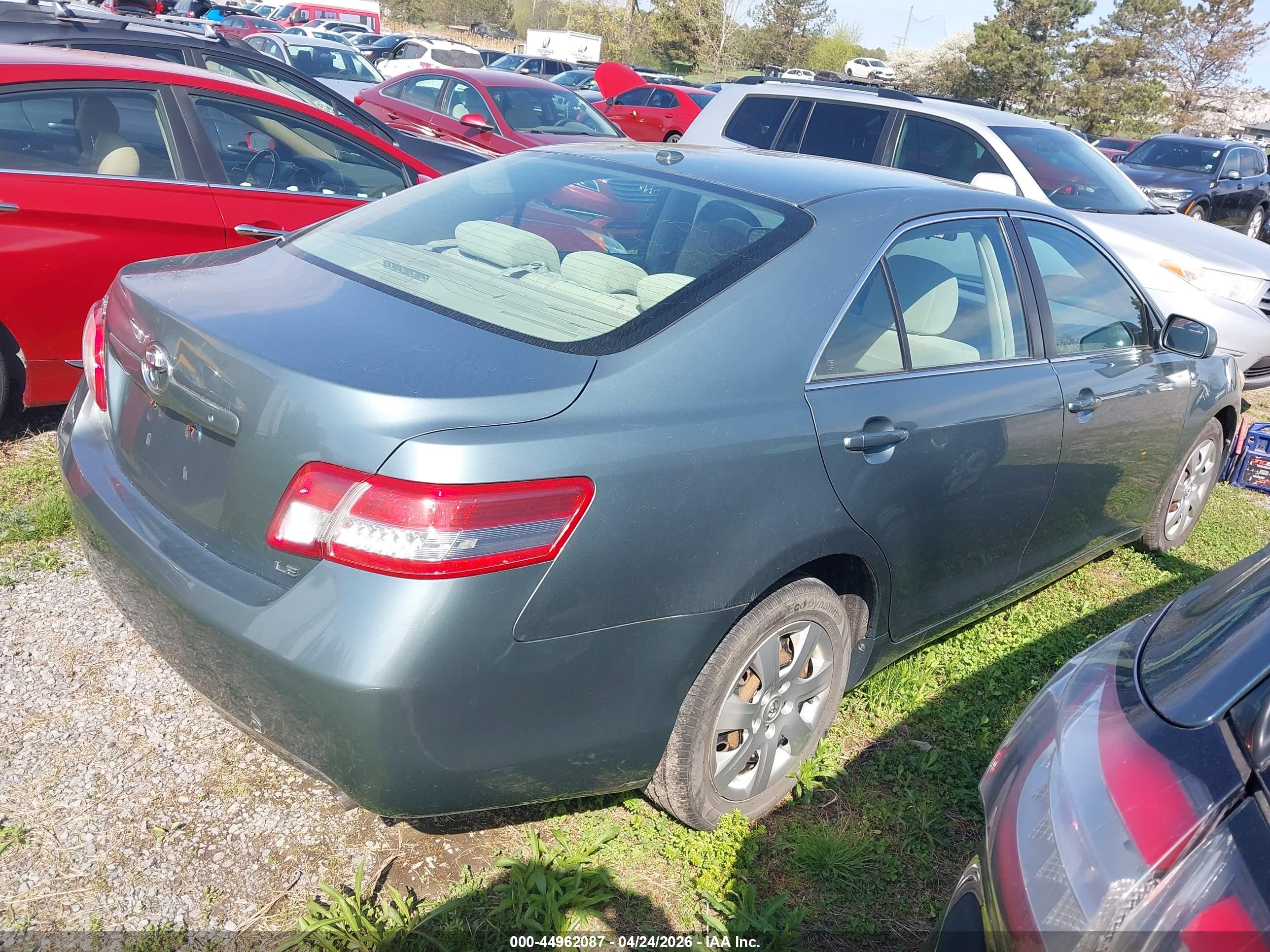 TOYOTA CAMRY image 4