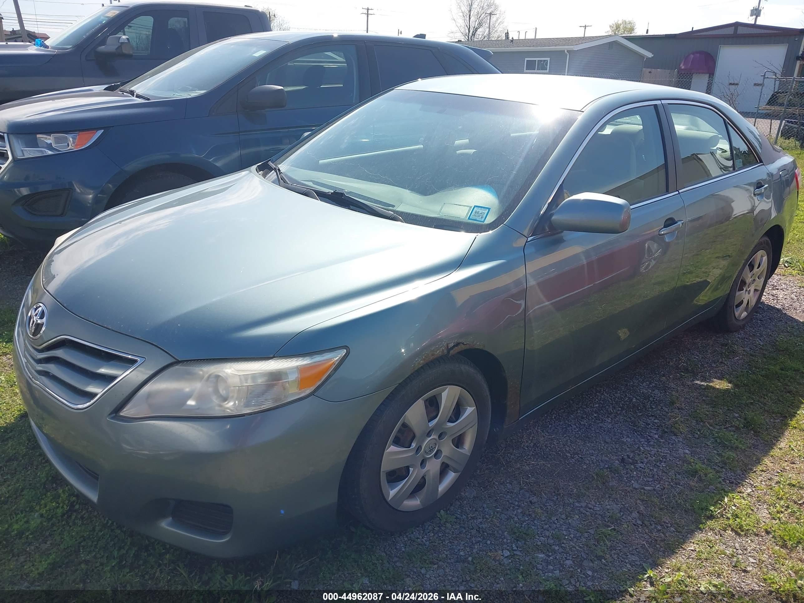 TOYOTA CAMRY image 6