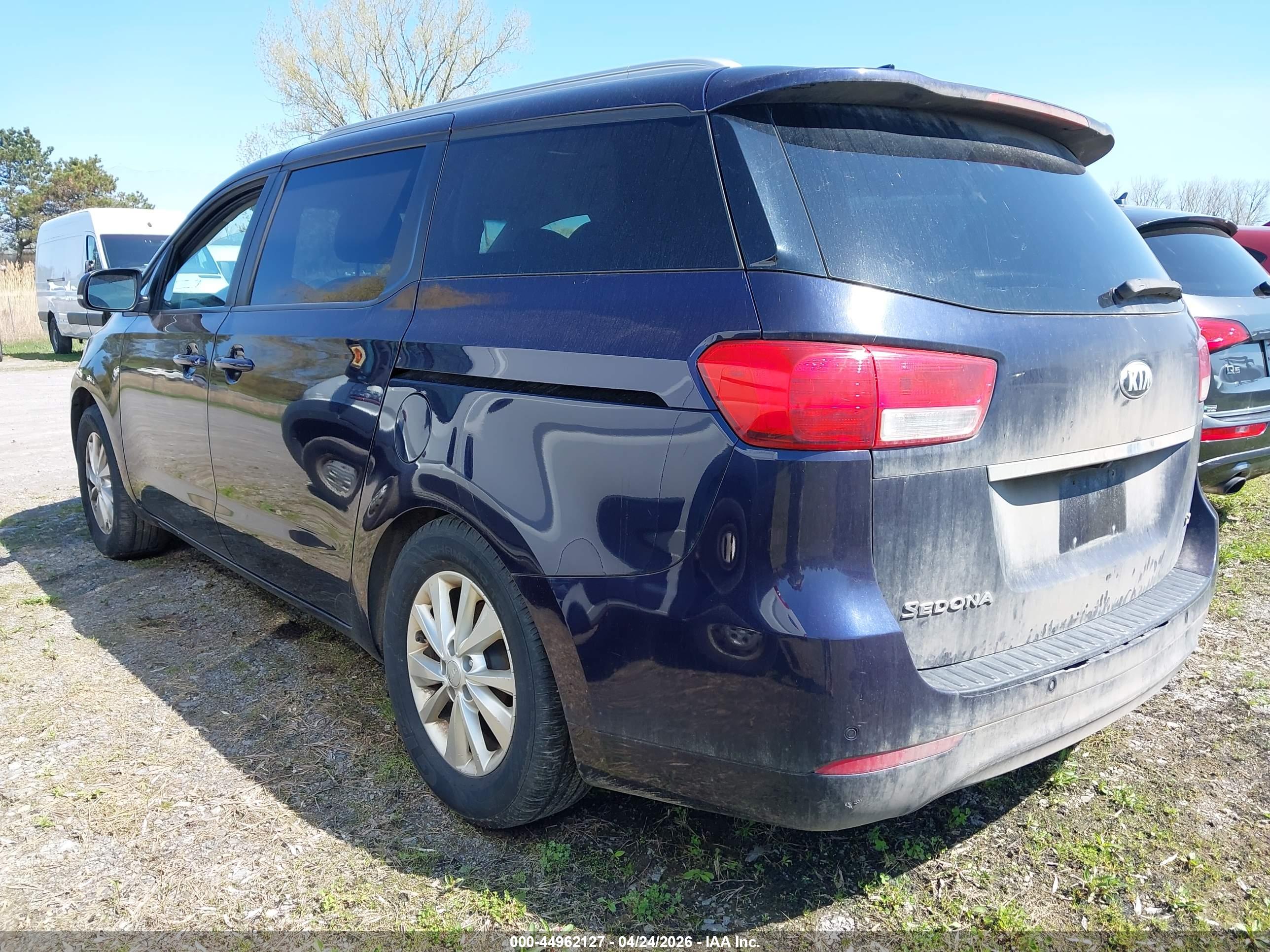 KIA SEDONA image 3