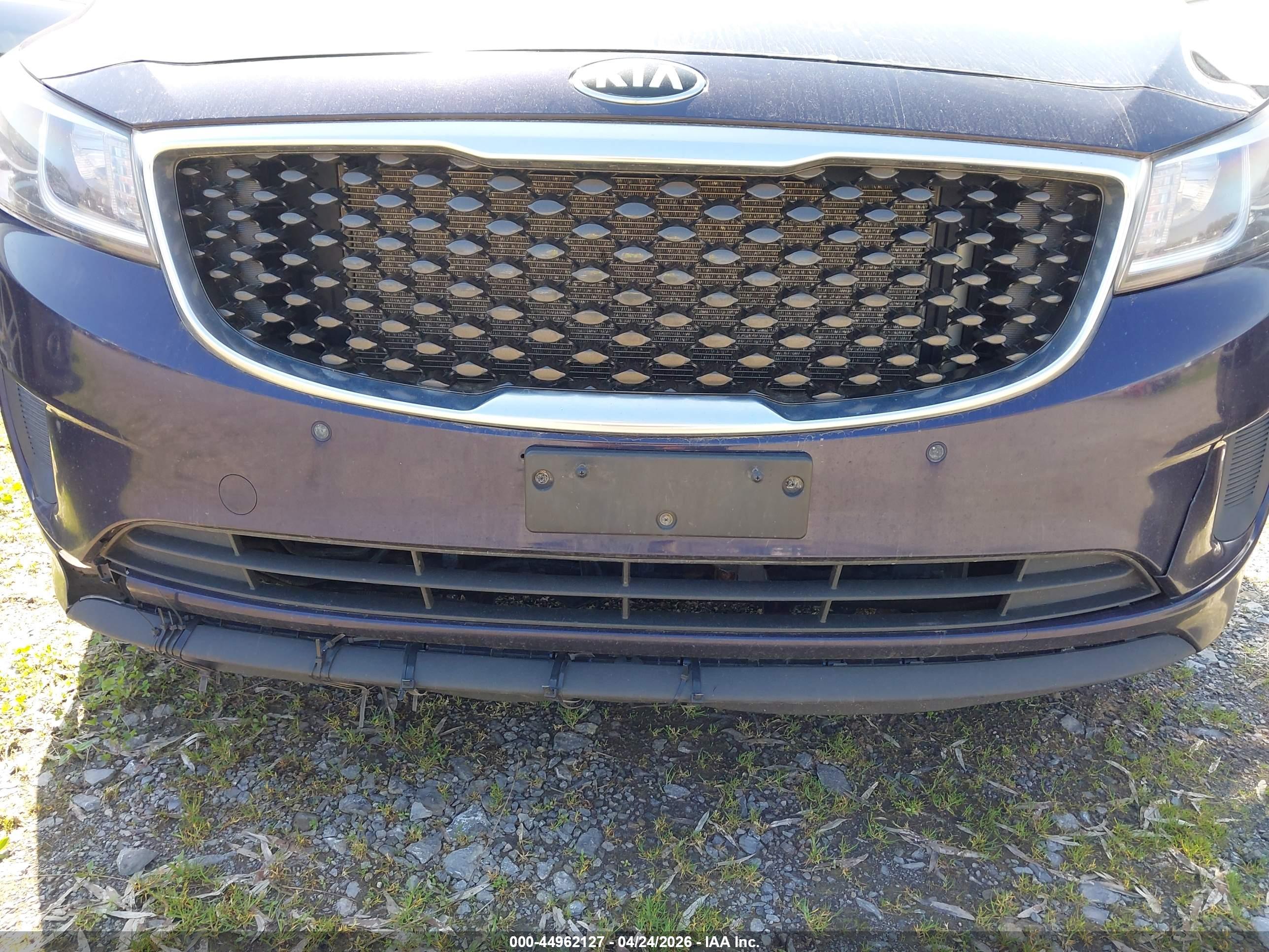 KIA SEDONA image 6