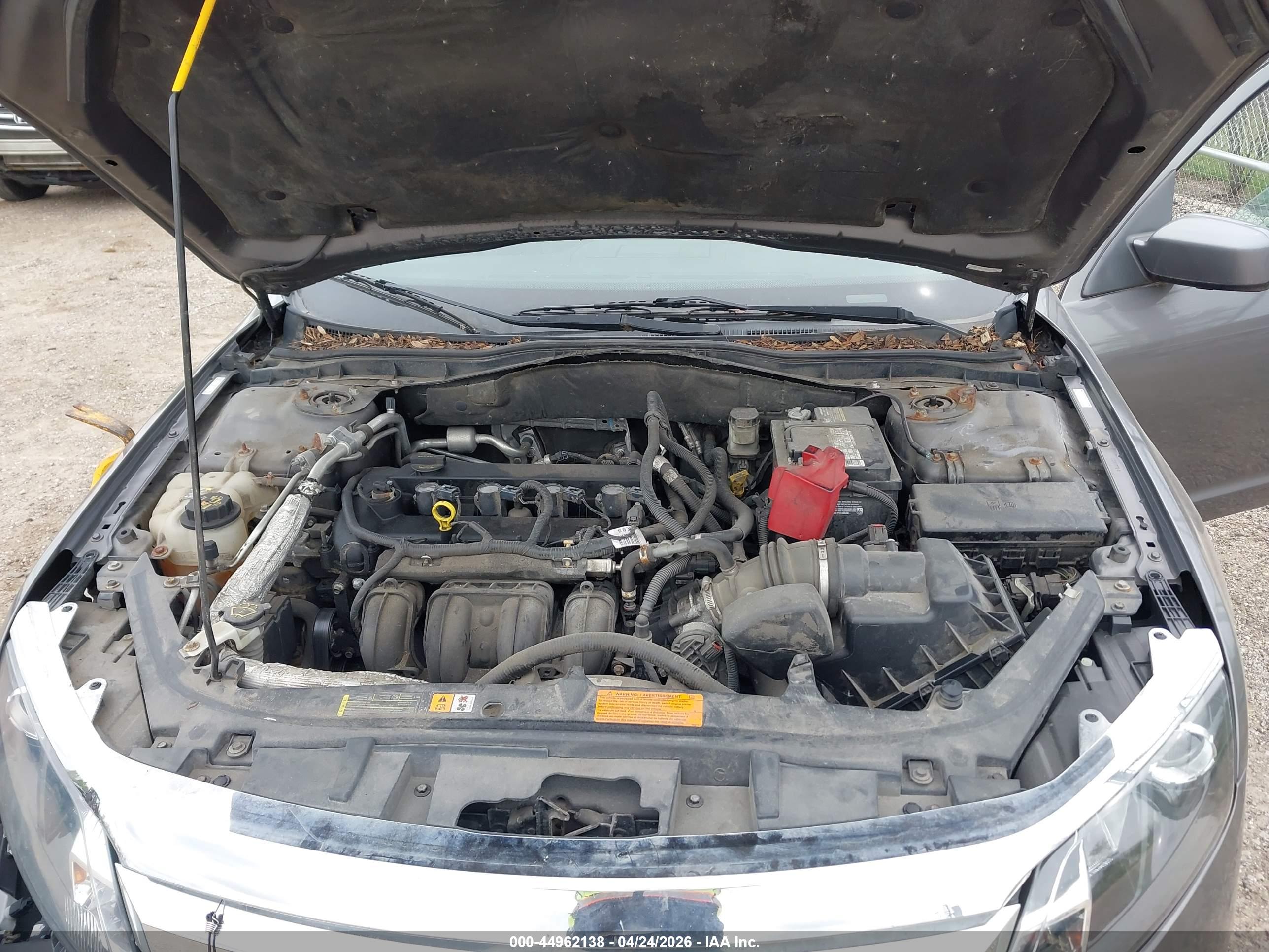 FORD FUSION image 10