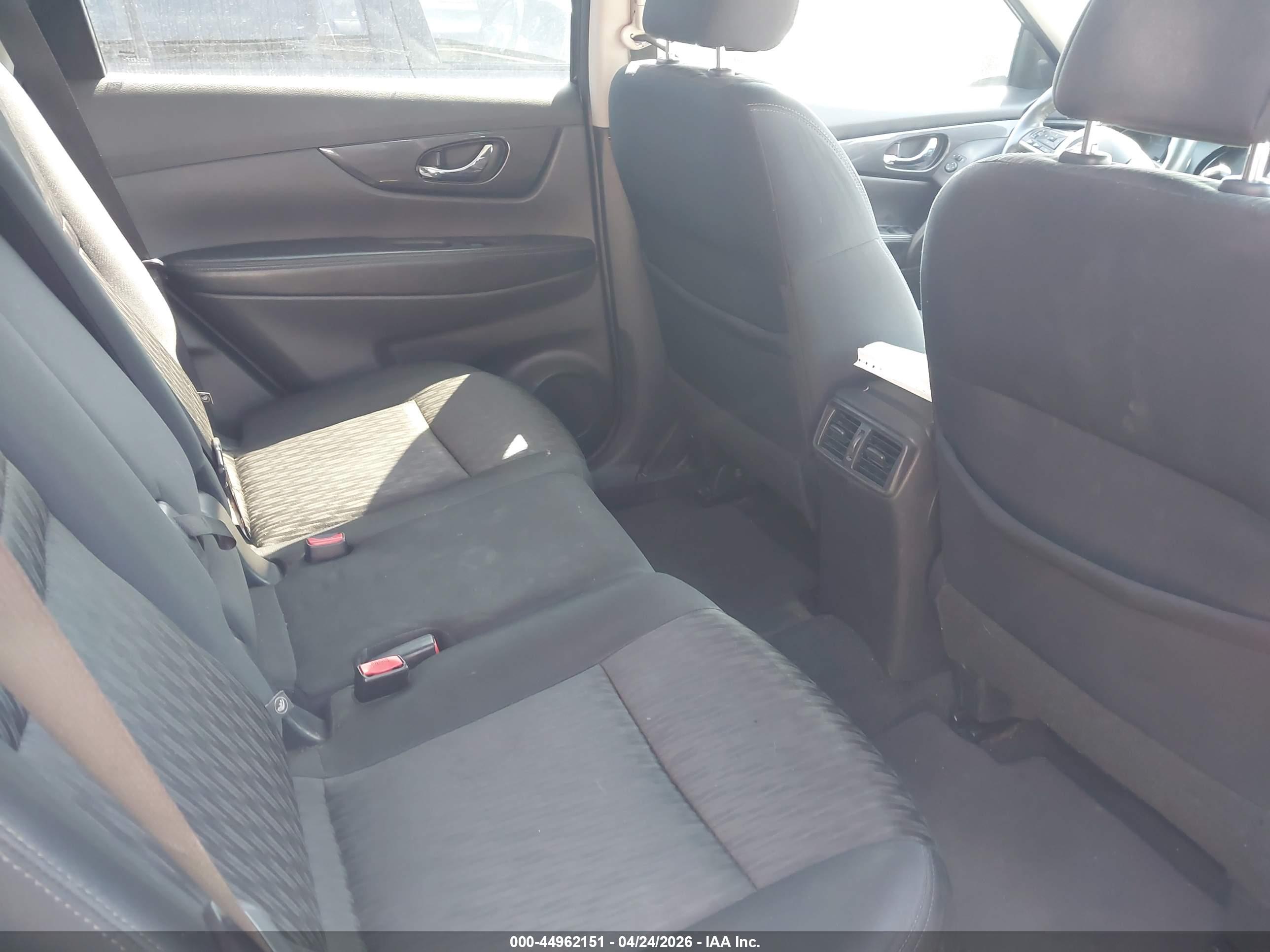 NISSAN ROGUE image 8