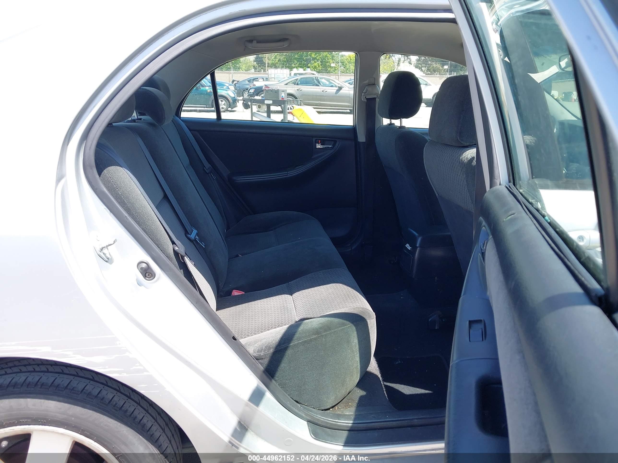 TOYOTA COROLLA image 8
