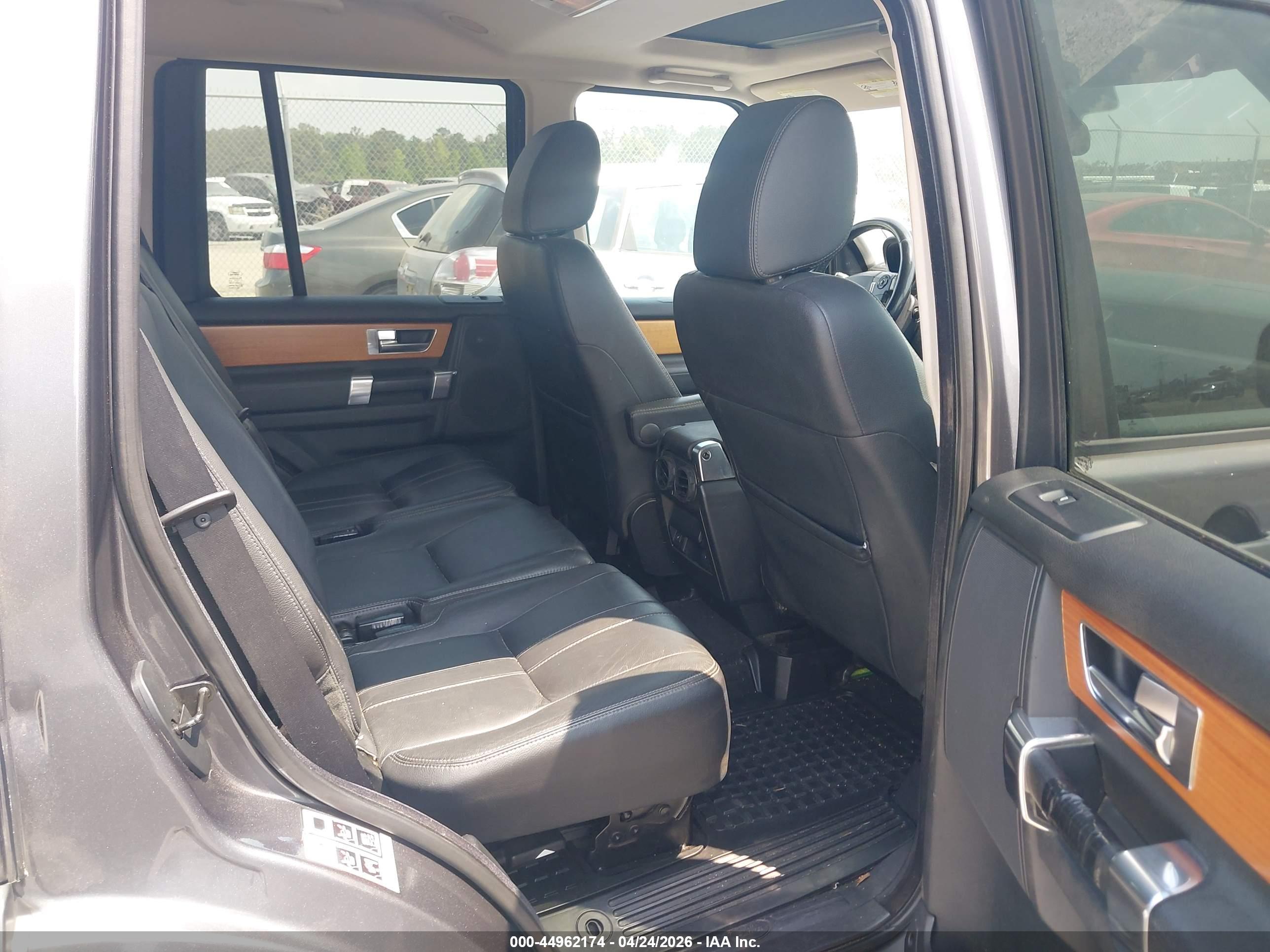 LAND ROVER image 8