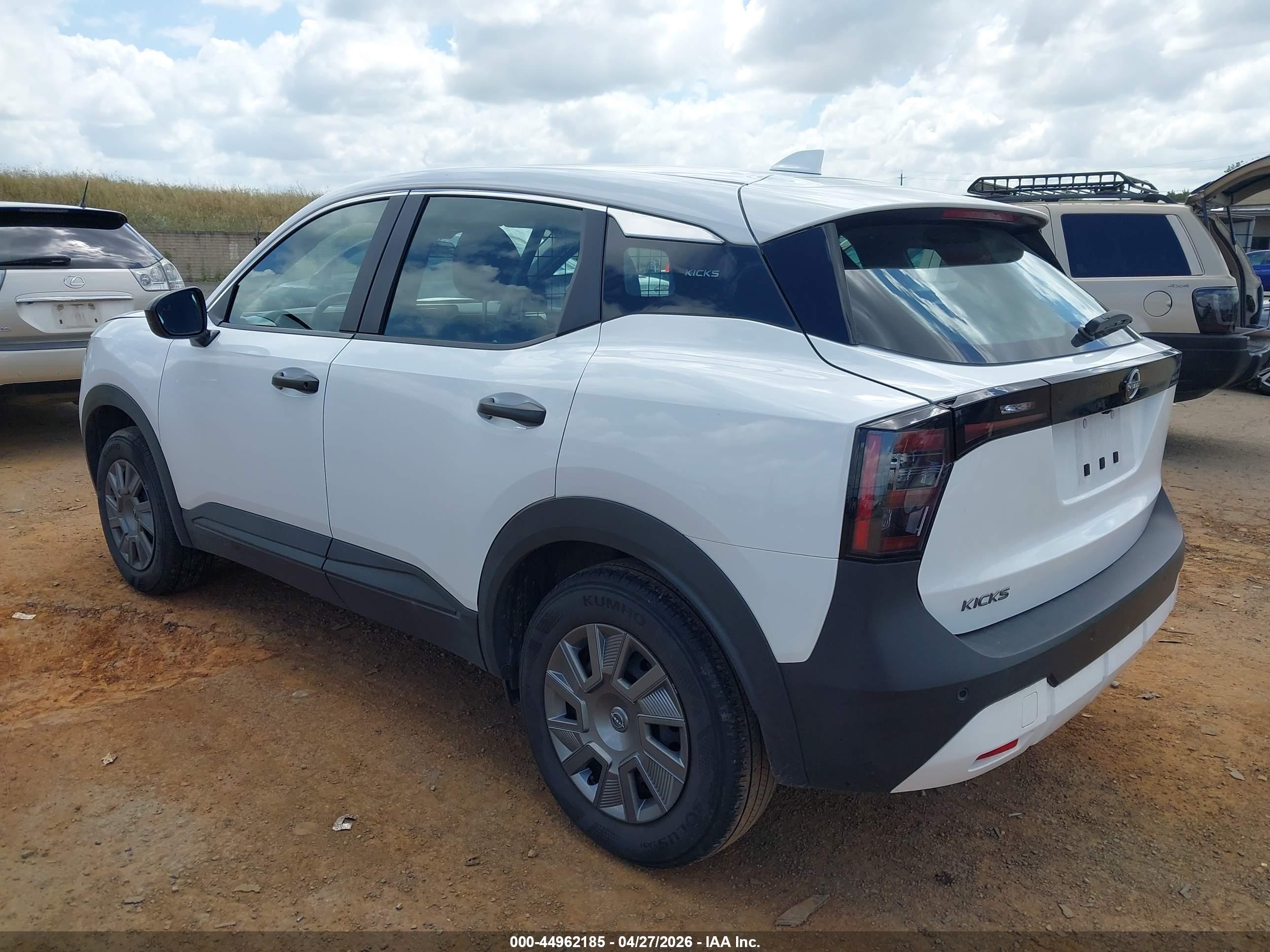 NISSAN KICKS image 3
