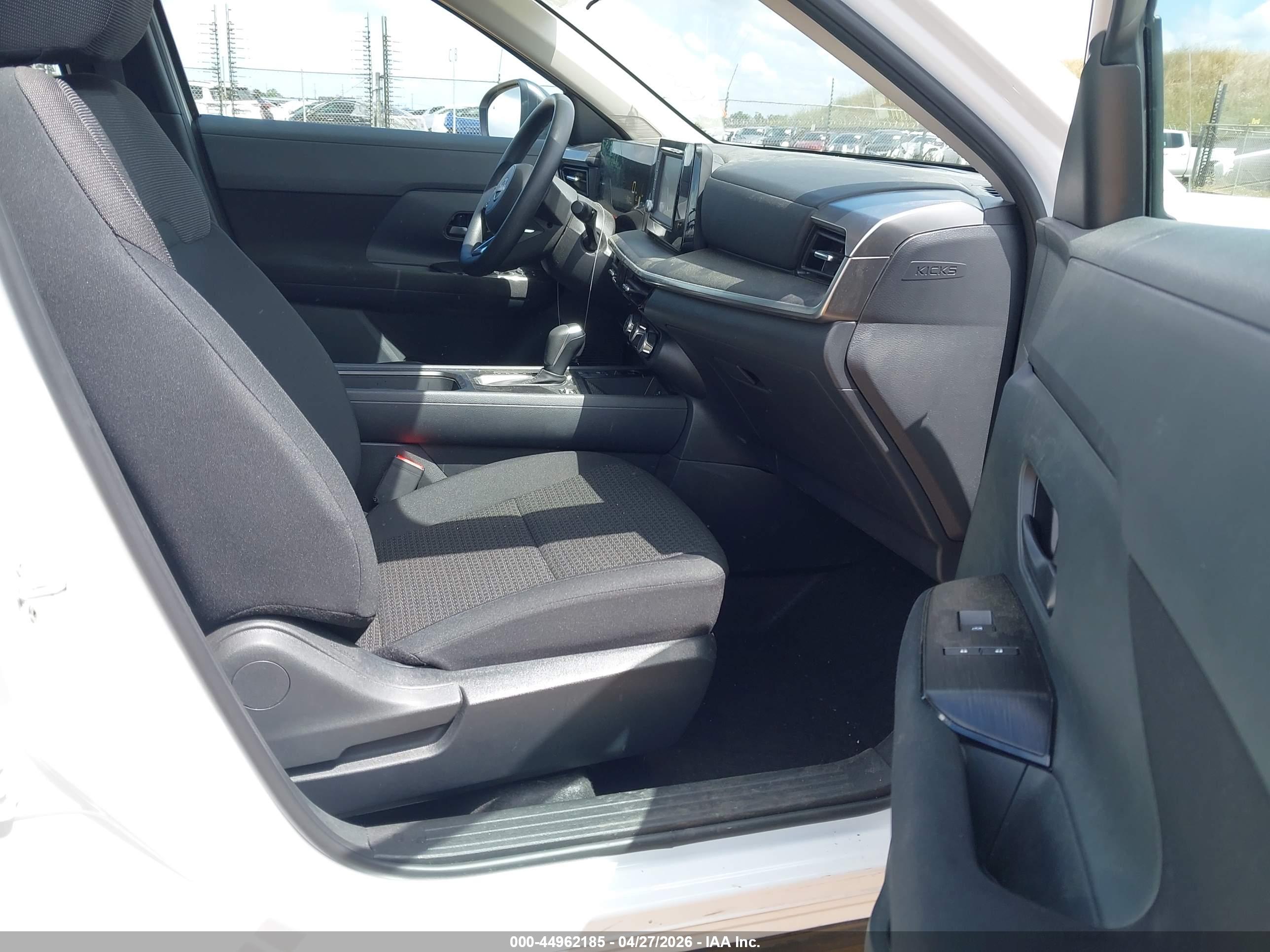 NISSAN KICKS image 5