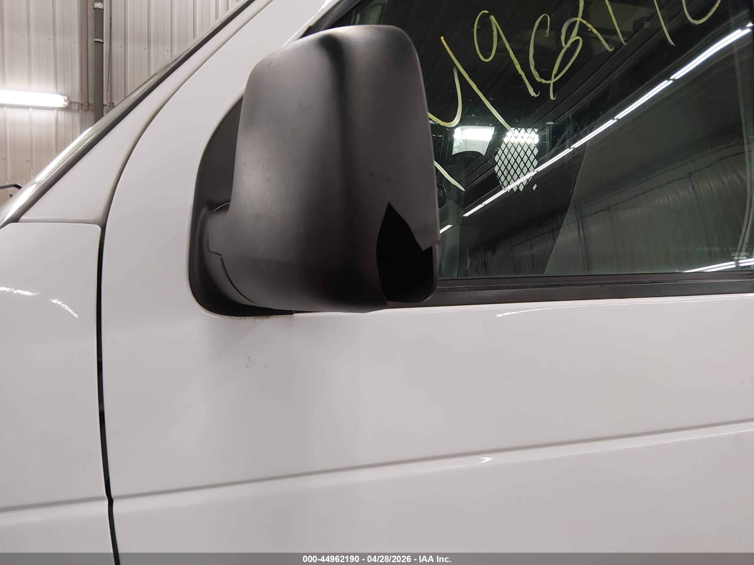 FORD E-150 image 6