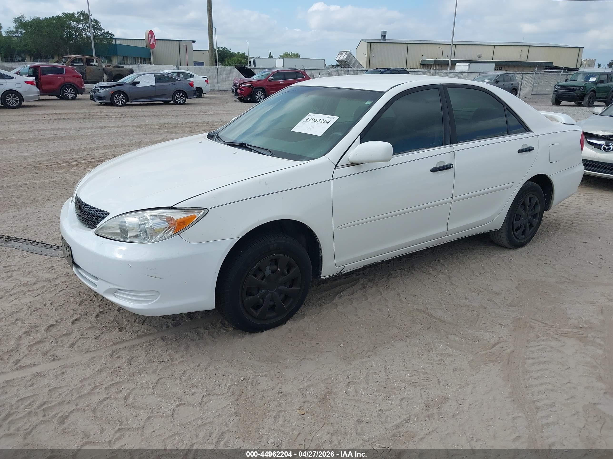 TOYOTA CAMRY image 2