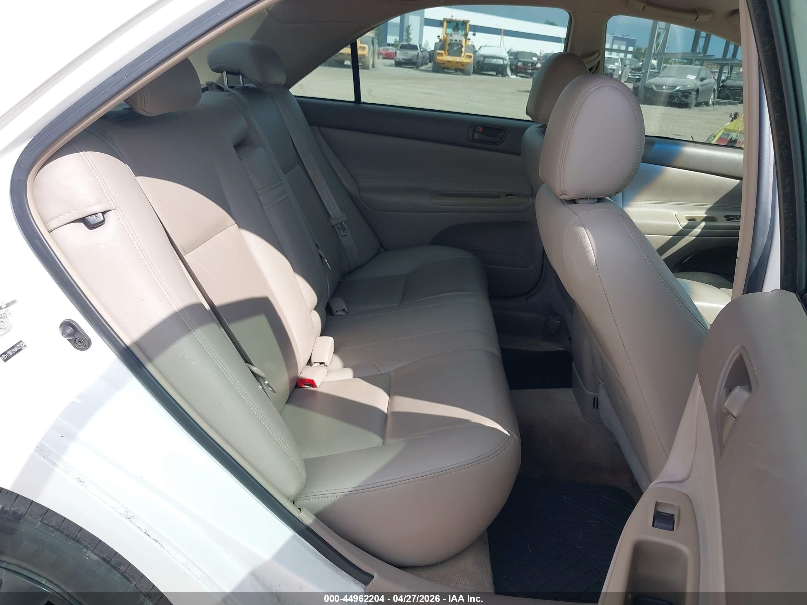 TOYOTA CAMRY image 8