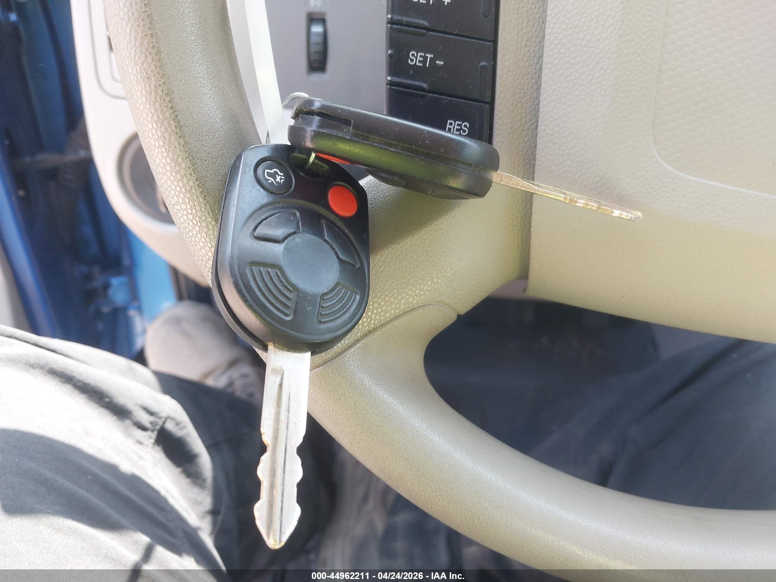 FORD ESCAPE image 11