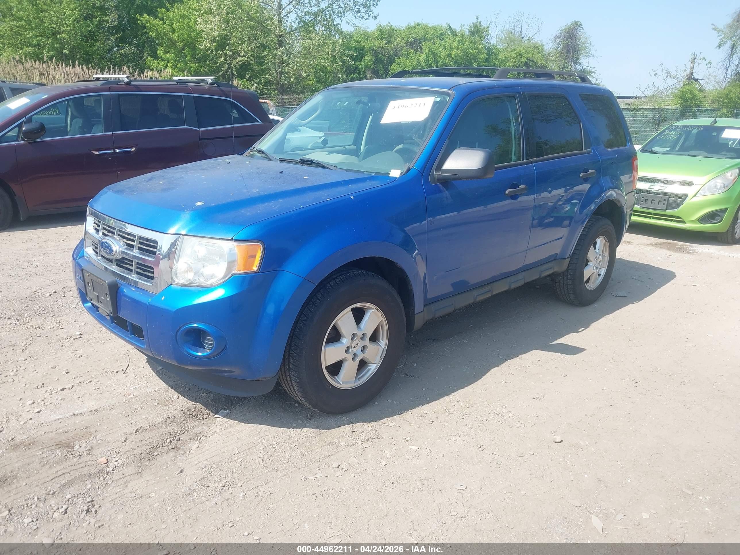 FORD ESCAPE image 2