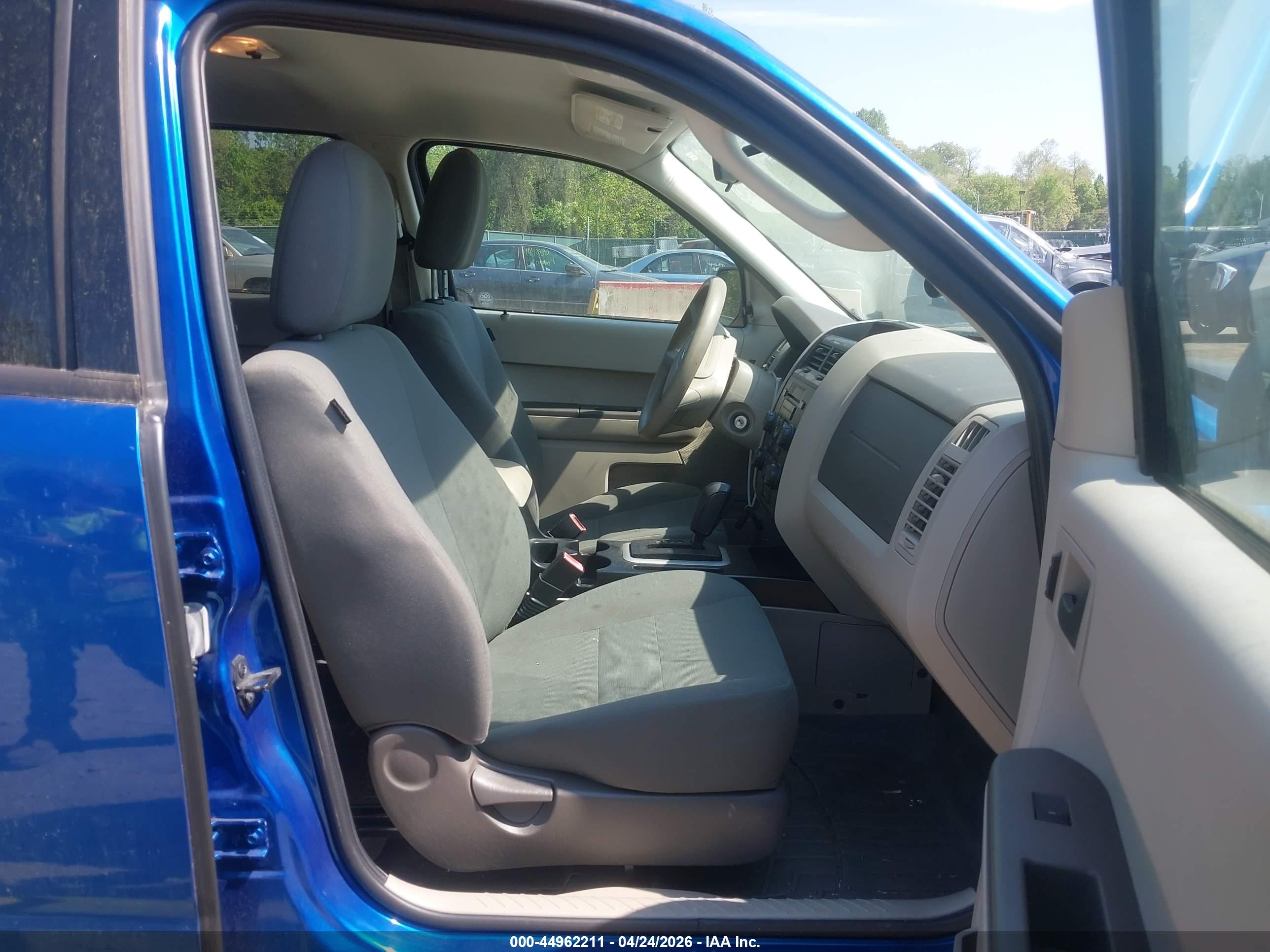 FORD ESCAPE image 5