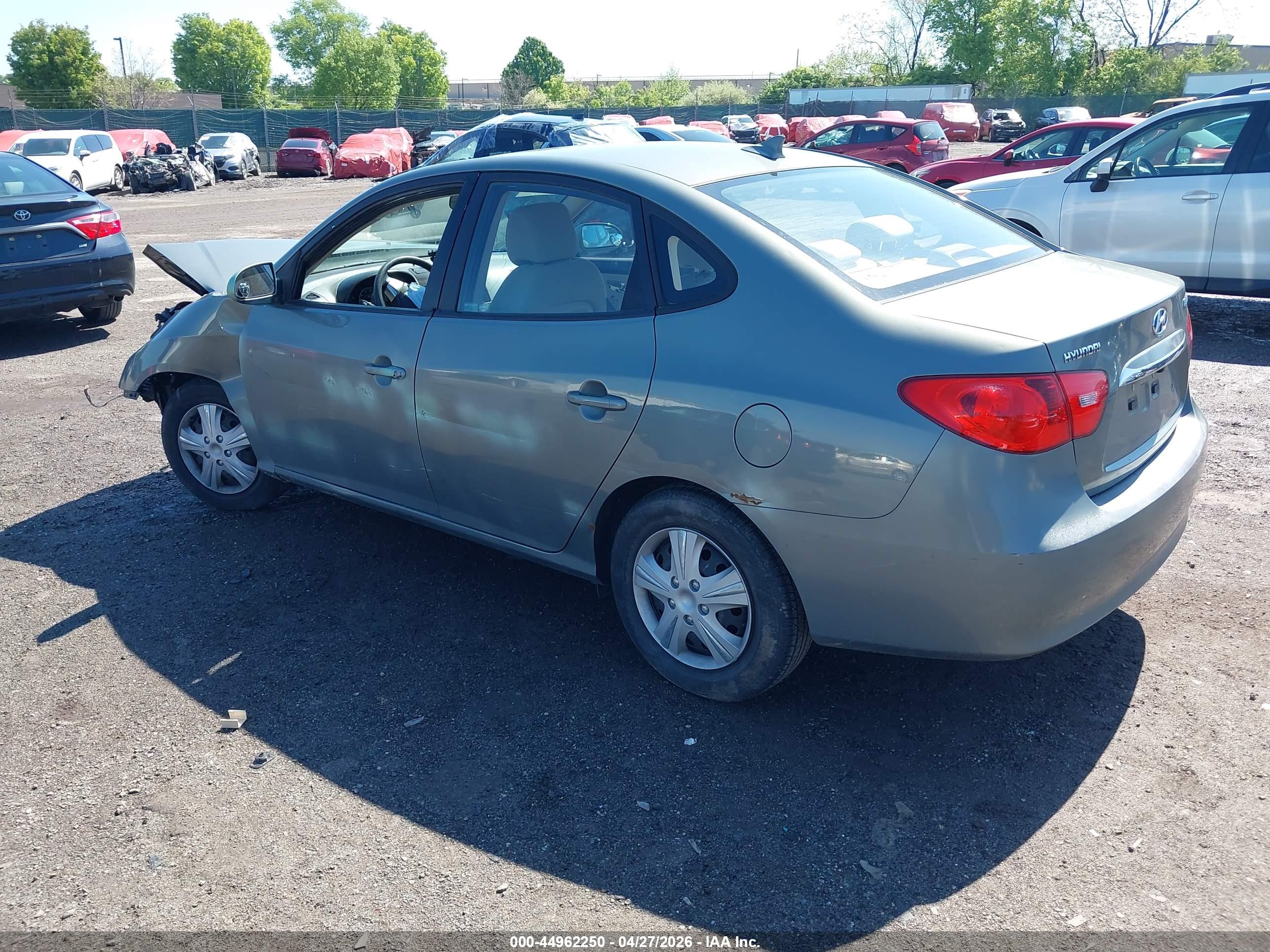 HYUNDAI ELANTRA image 3